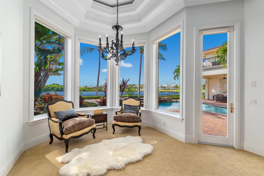 ADMIRALS COVE - Residential