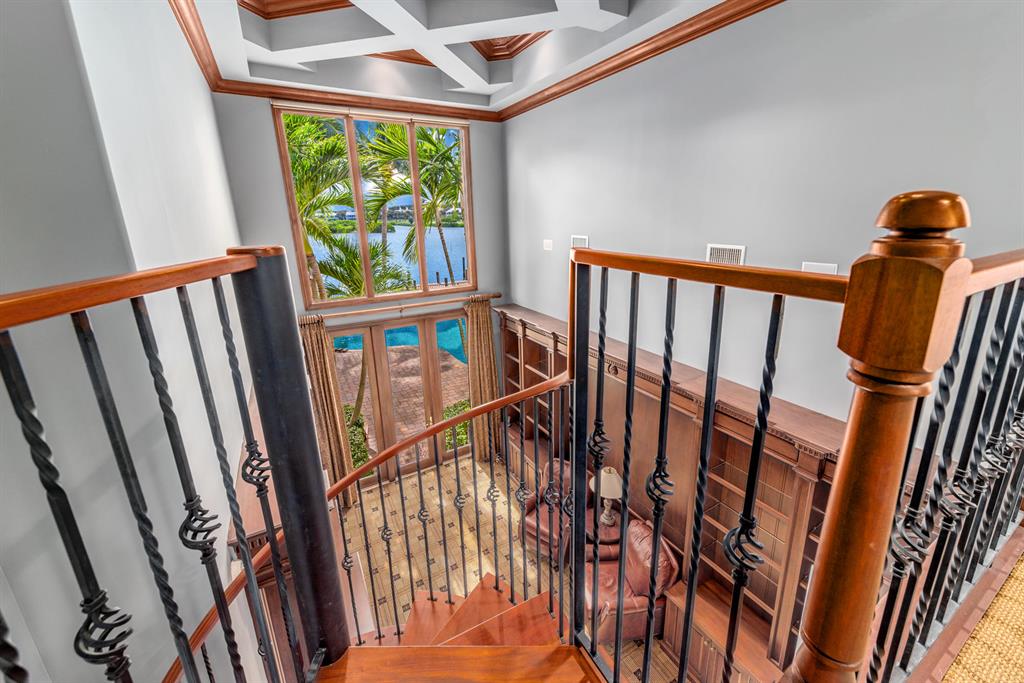 ADMIRALS COVE - Residential