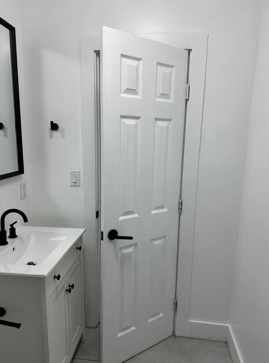THOMPSON SUB RESUB - Residential Lease