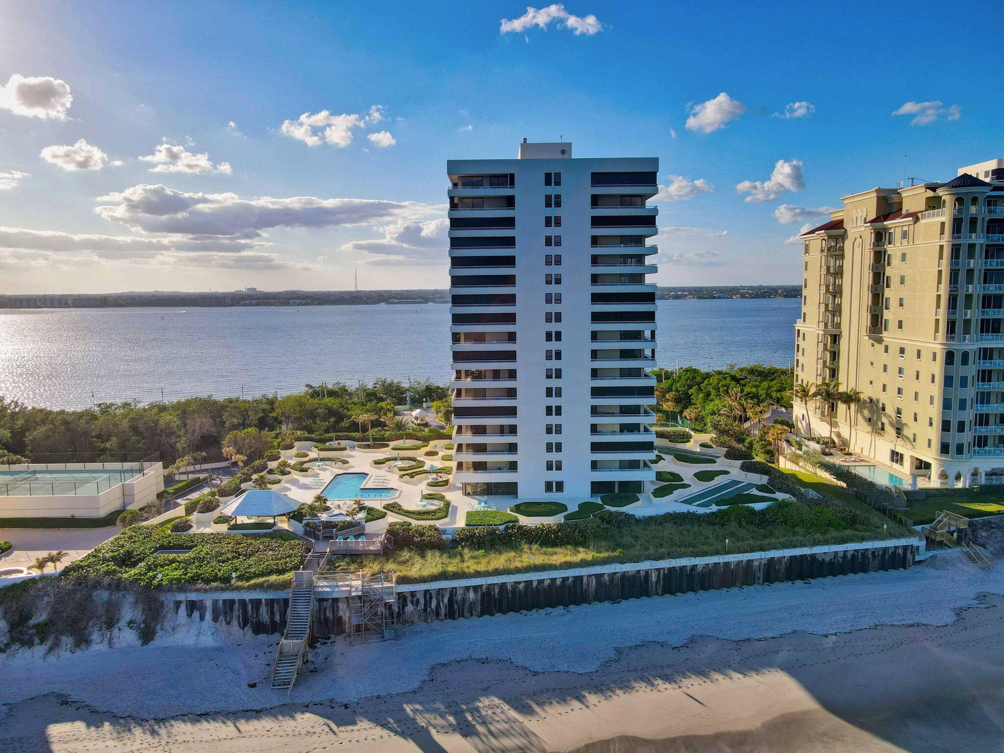 REACHES CONDO - Residential Lease