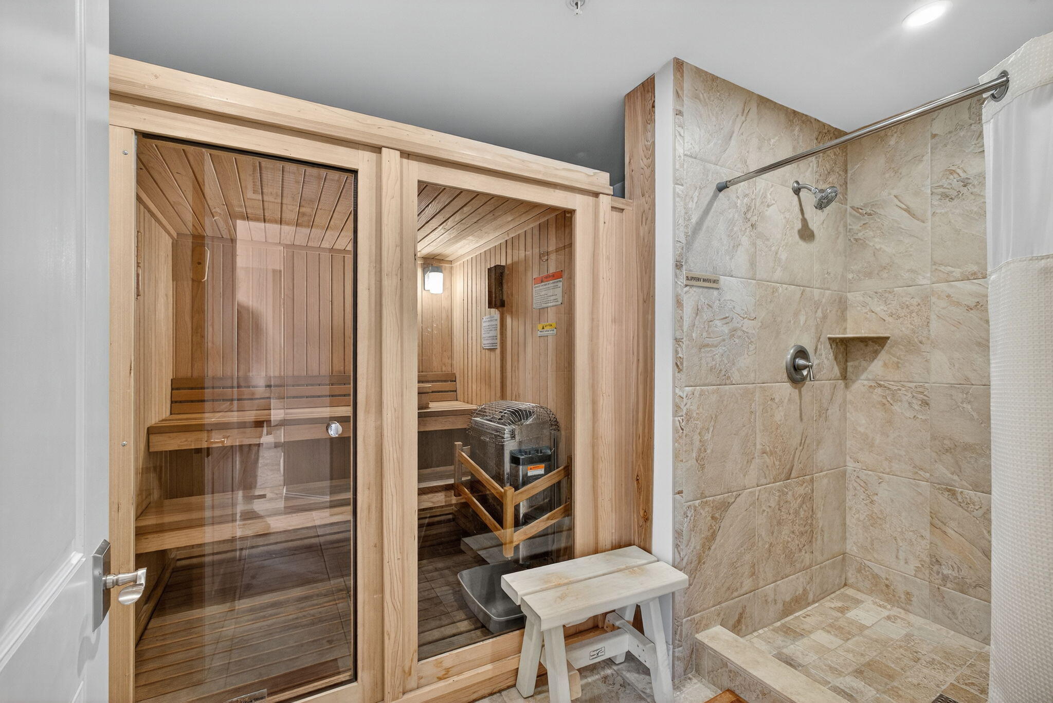 REACHES CONDO - Residential Lease
