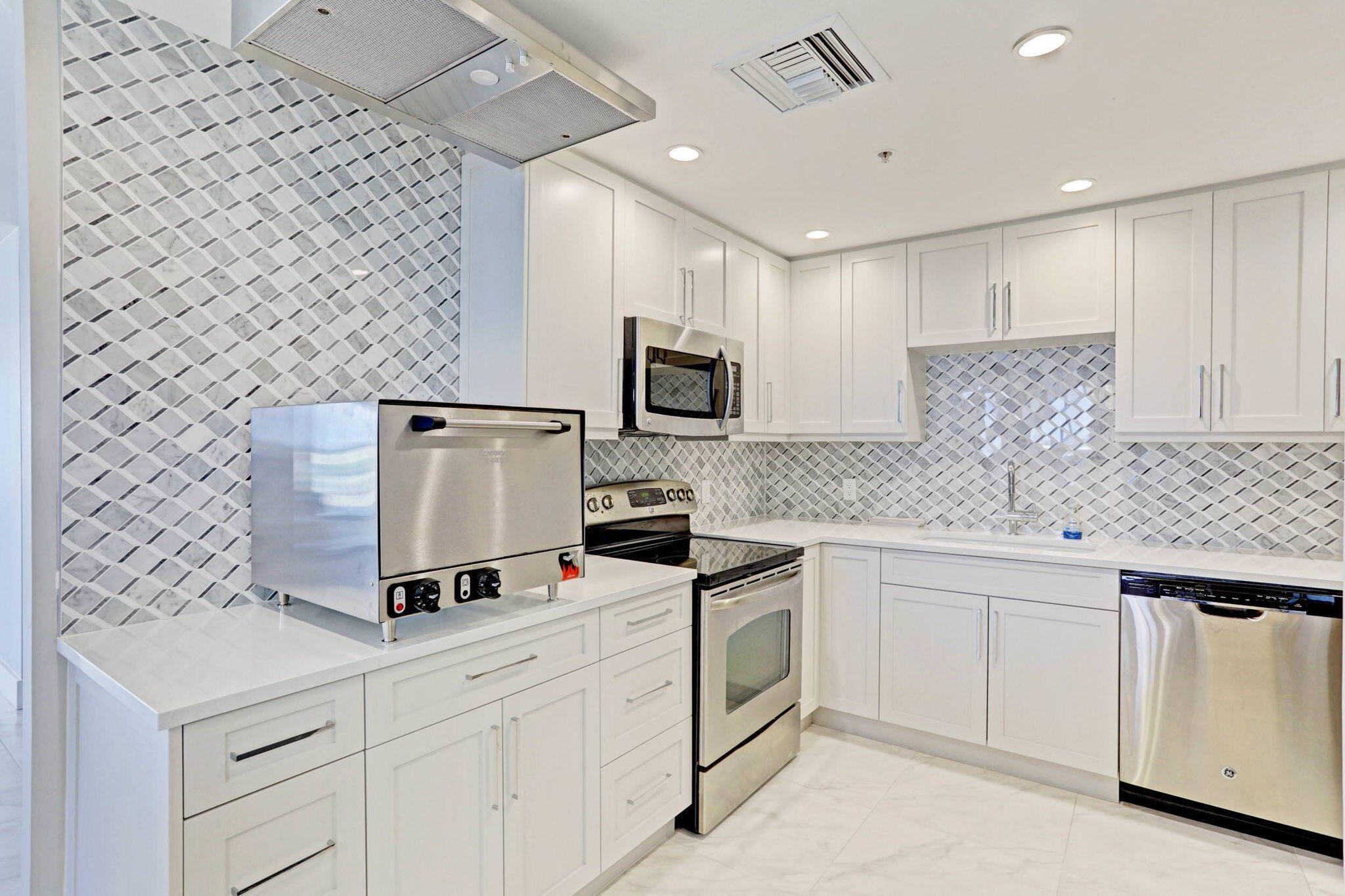 REACHES CONDO - Residential Lease