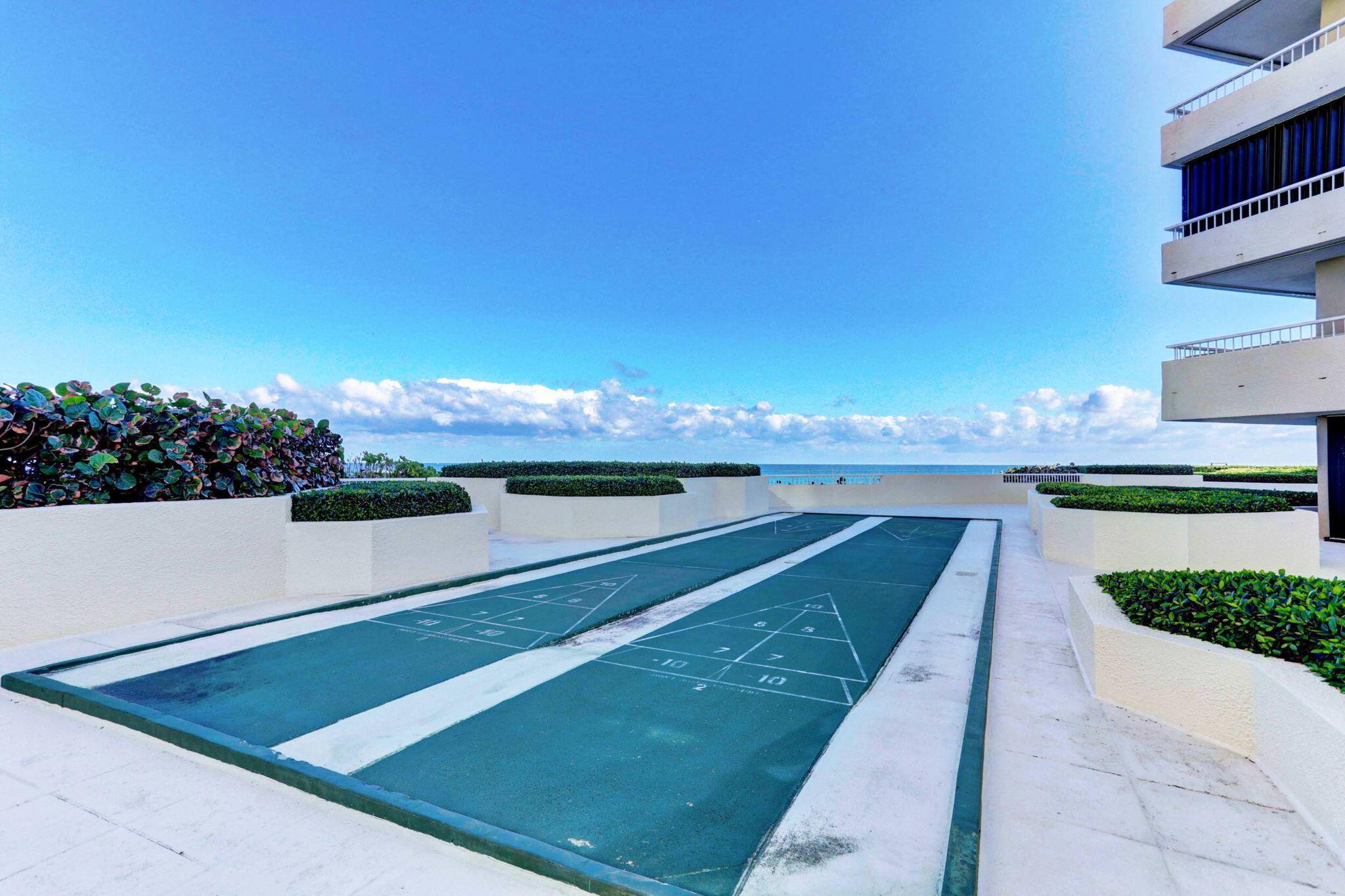 REACHES CONDO - Residential Lease
