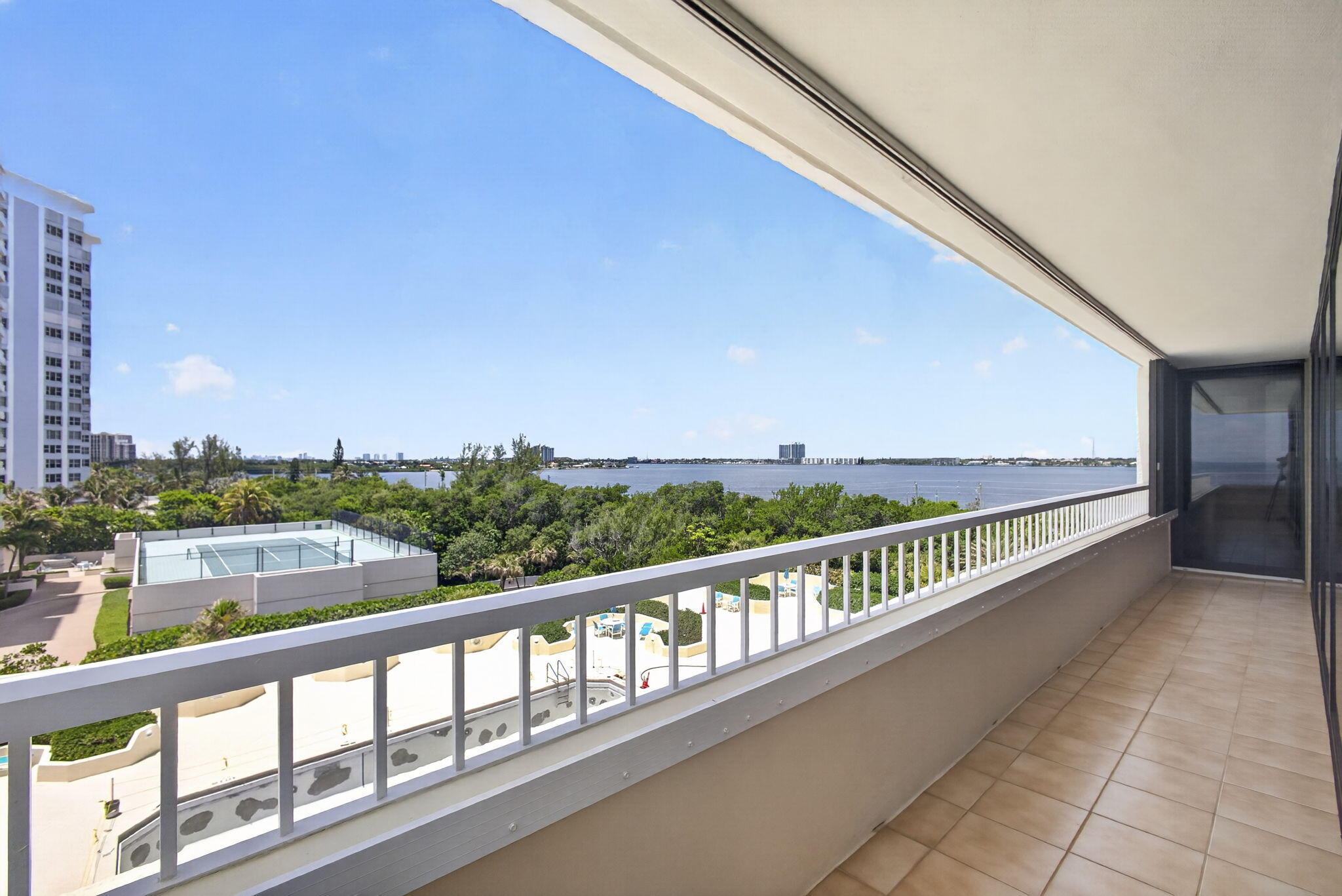 REACHES CONDO - Residential Lease