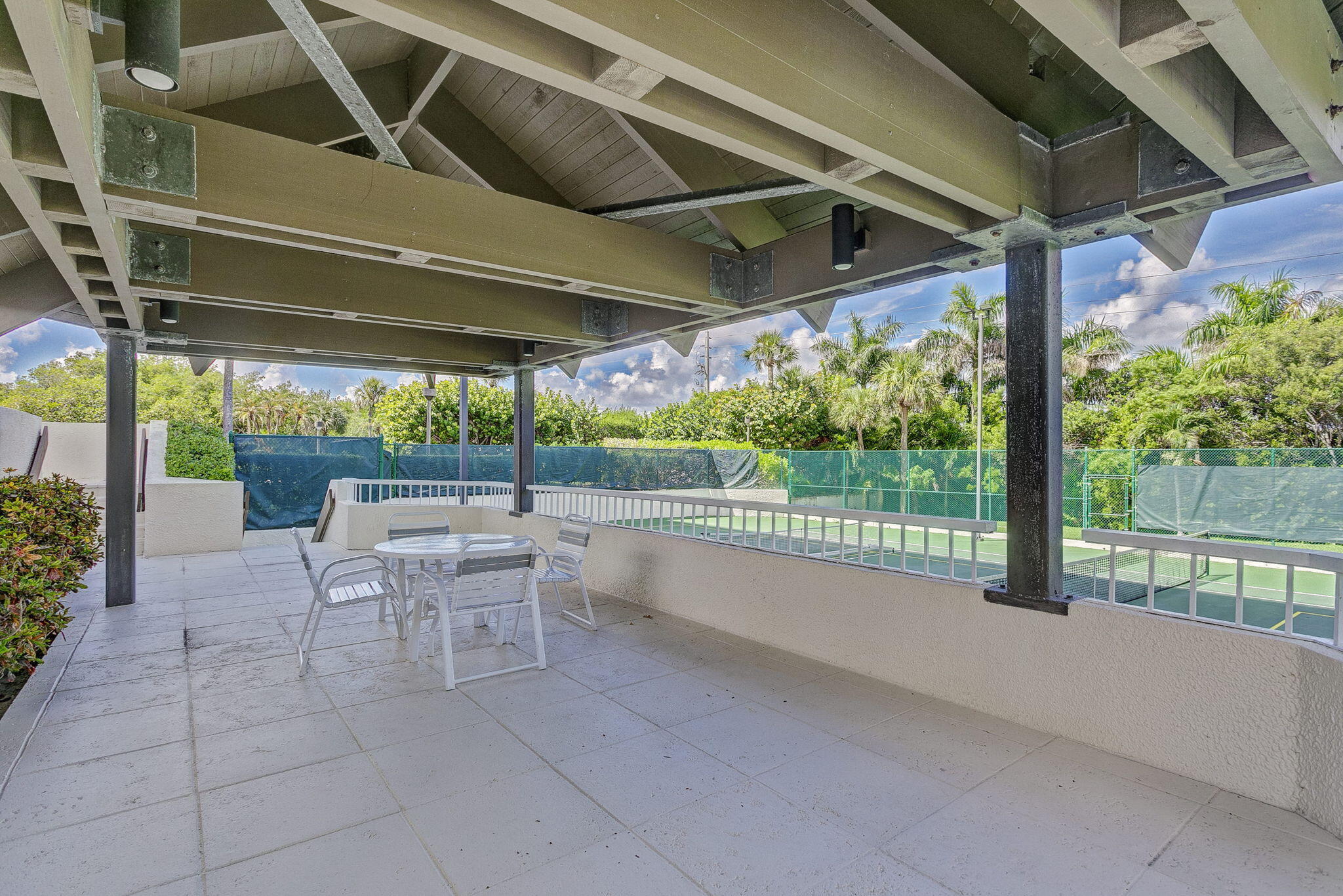 REACHES CONDO - Residential Lease