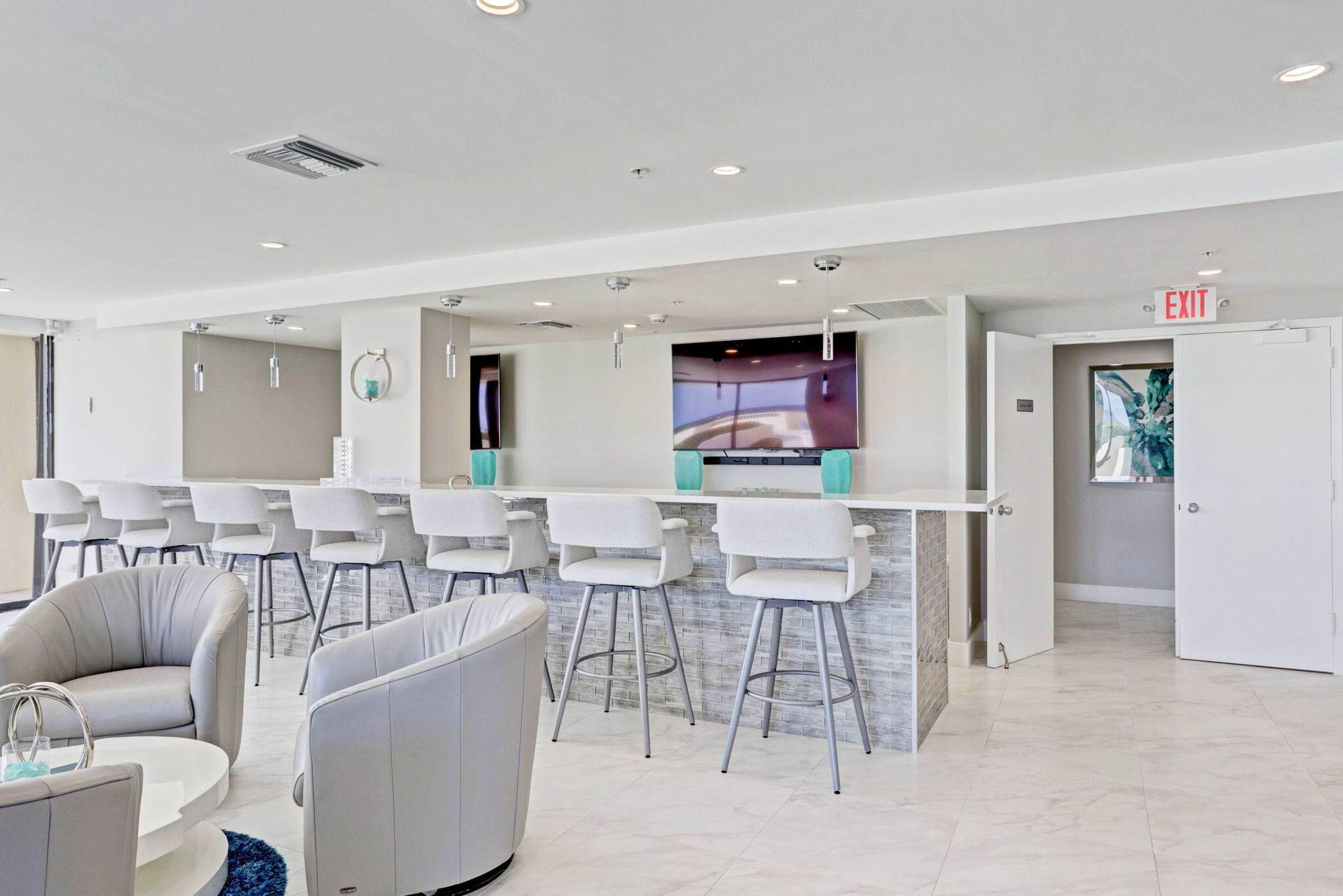 REACHES CONDO - Residential Lease