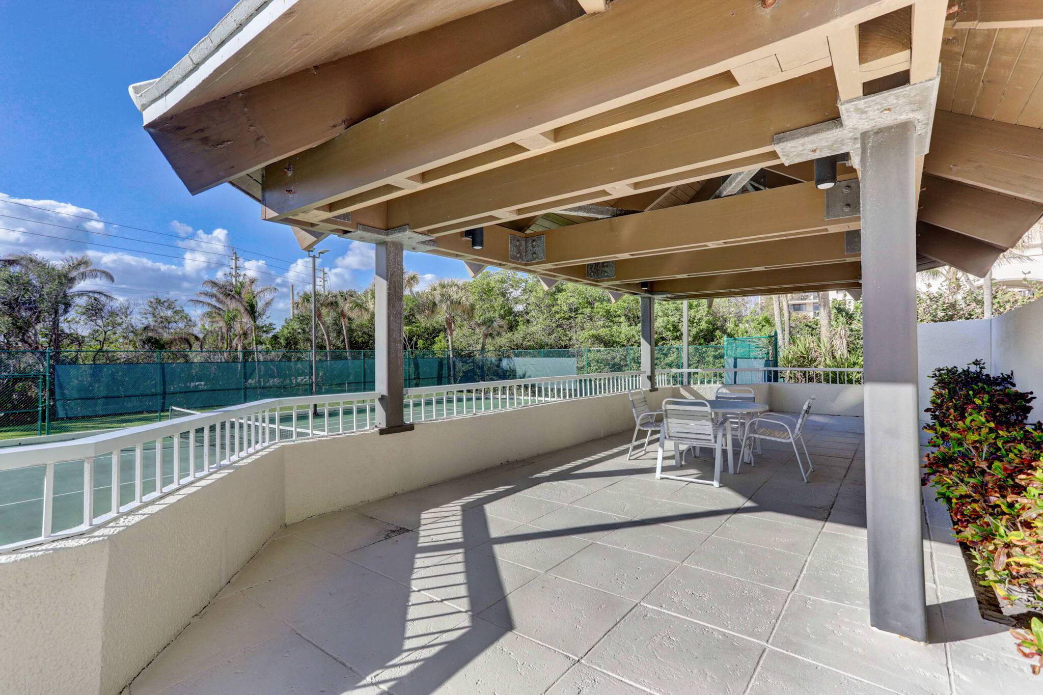 REACHES CONDO - Residential Lease