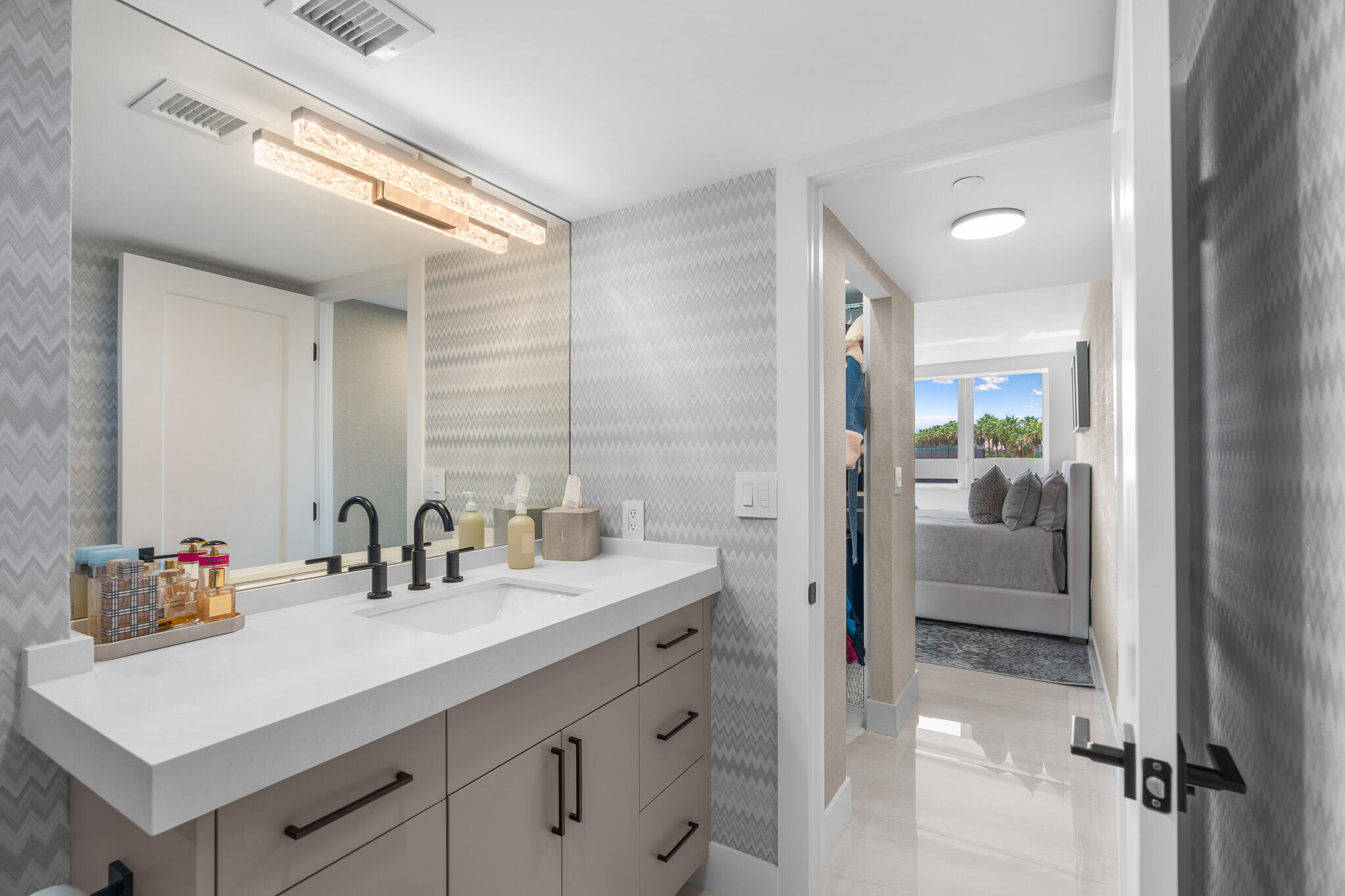 REGENCY HIGHLAND CLUB CONDO - Residential