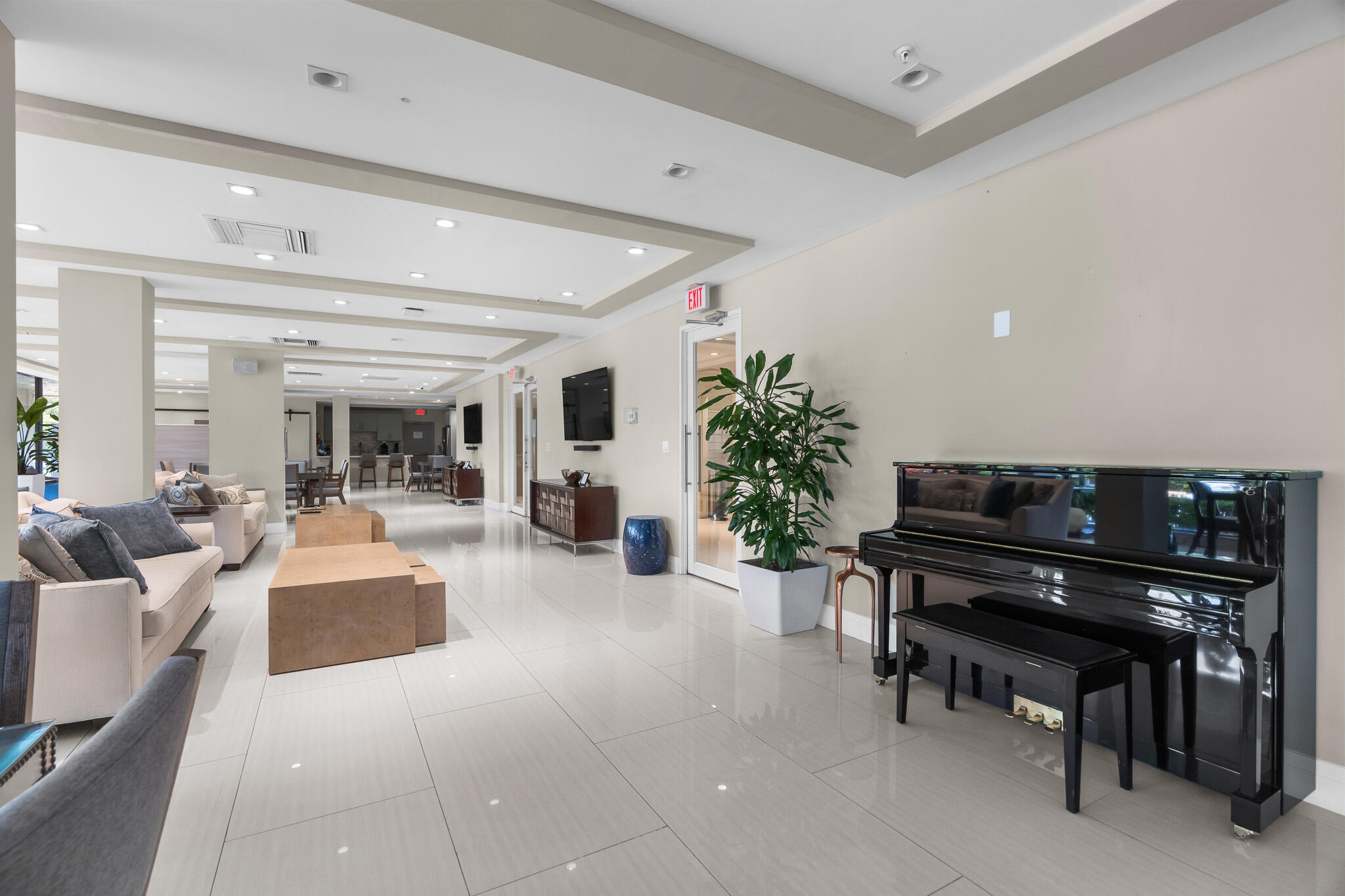 REGENCY HIGHLAND CLUB CONDO - Residential