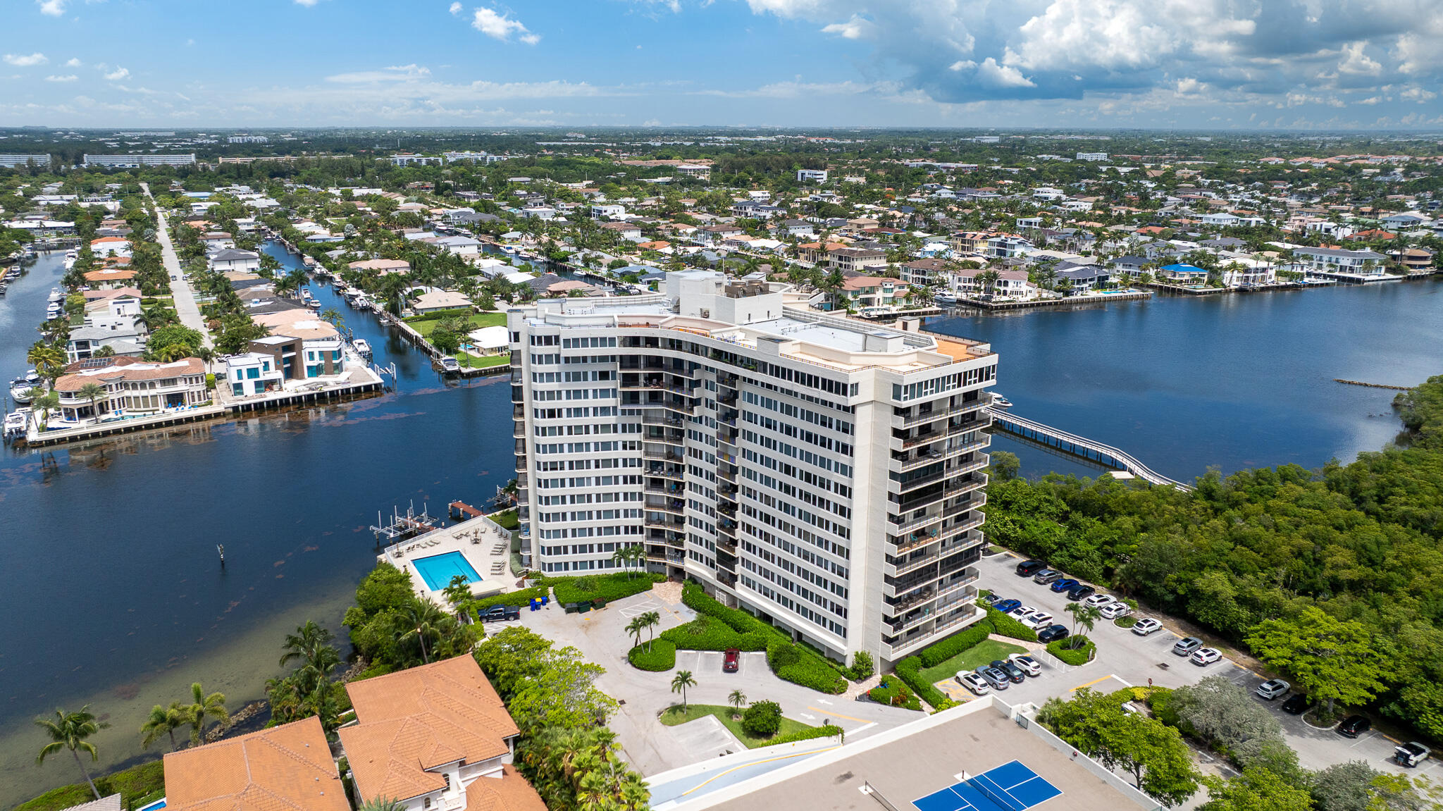 REGENCY HIGHLAND CLUB CONDO - Residential