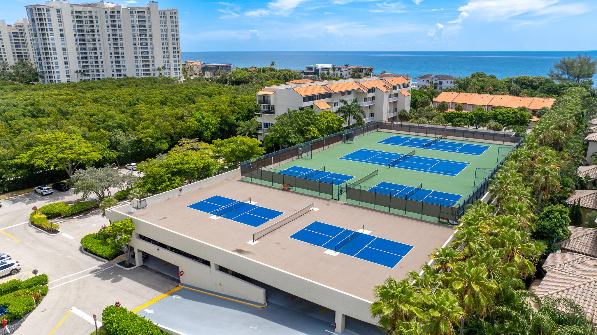 REGENCY HIGHLAND CLUB CONDO - Residential