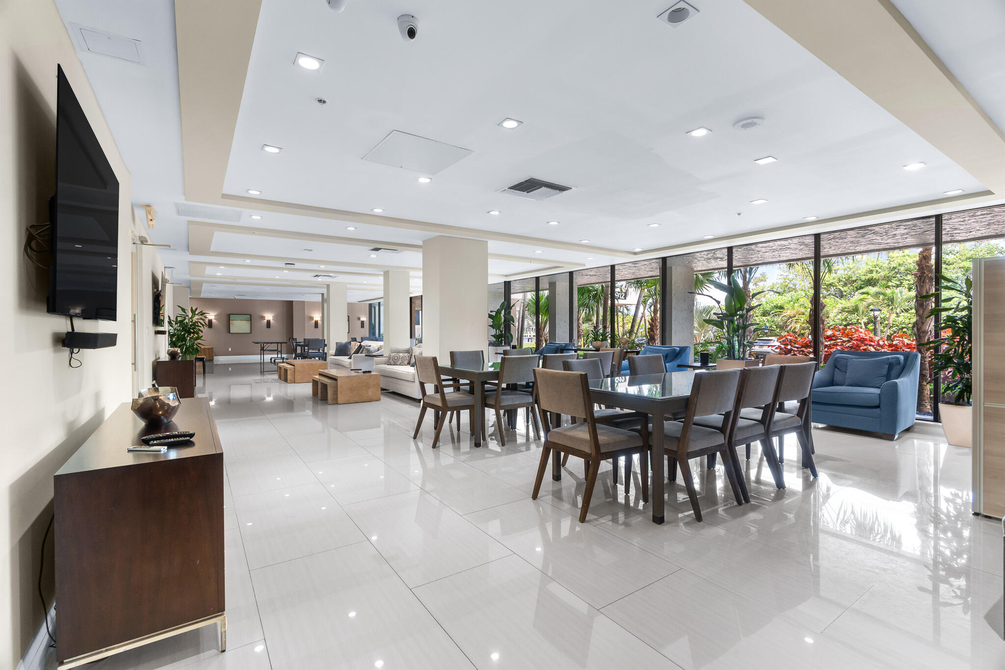 REGENCY HIGHLAND CLUB CONDO - Residential