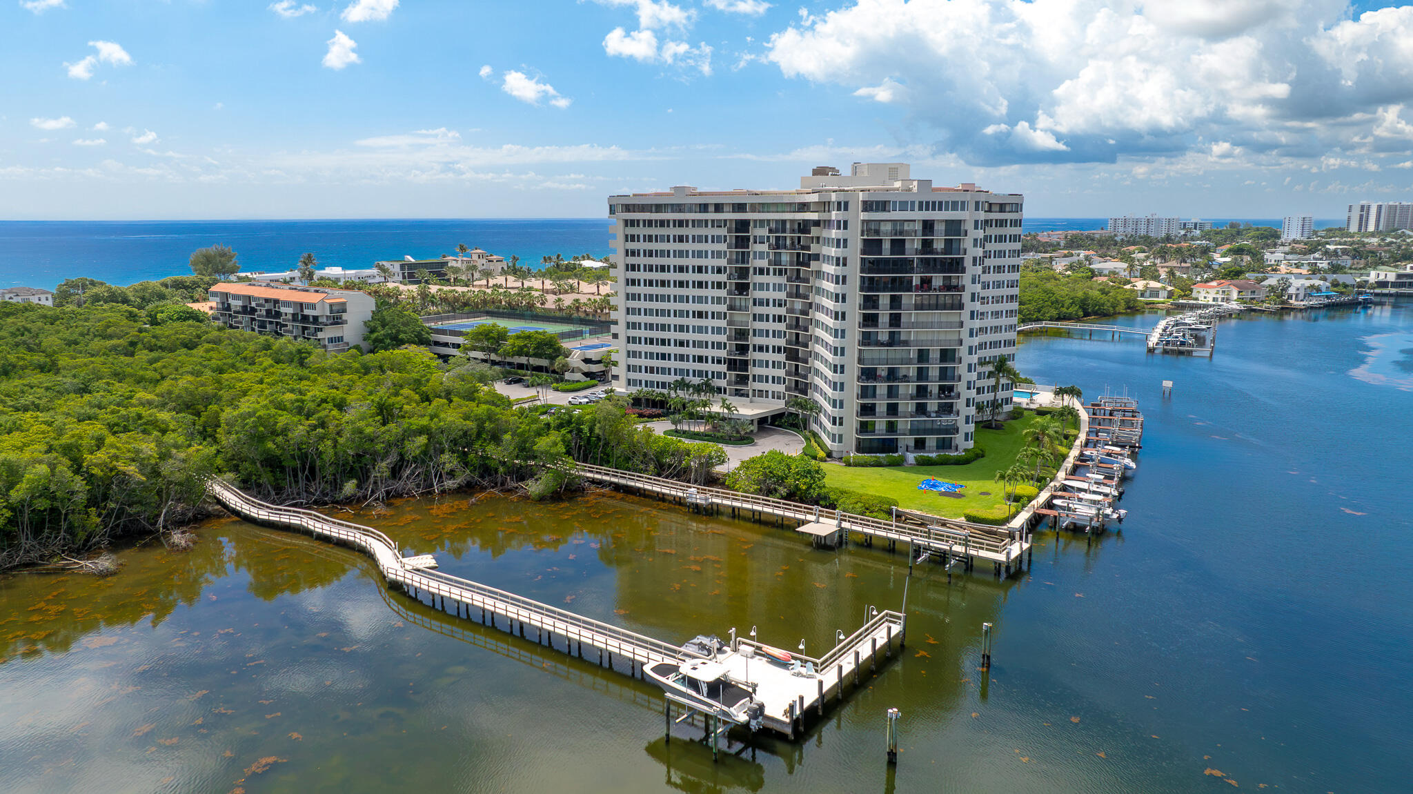 REGENCY HIGHLAND CLUB CONDO - Residential