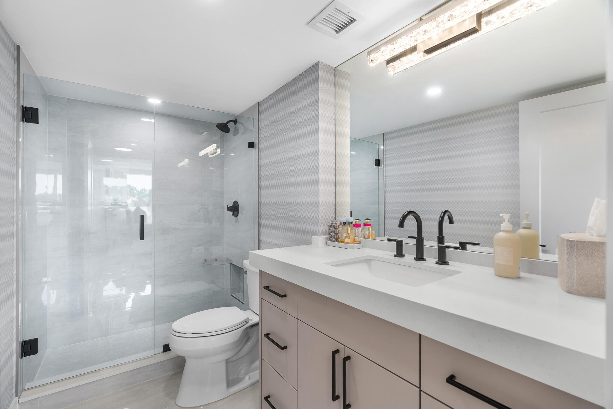 REGENCY HIGHLAND CLUB CONDO - Residential