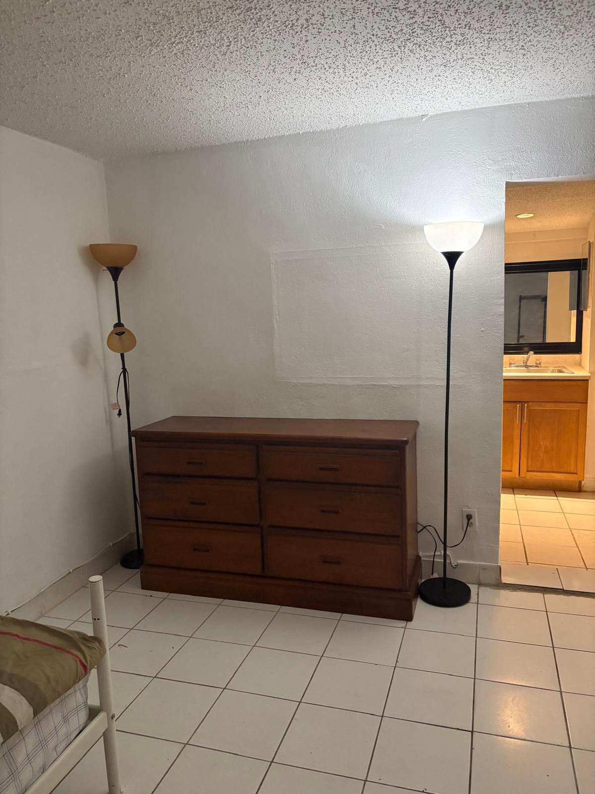 hollywood - Residential Lease