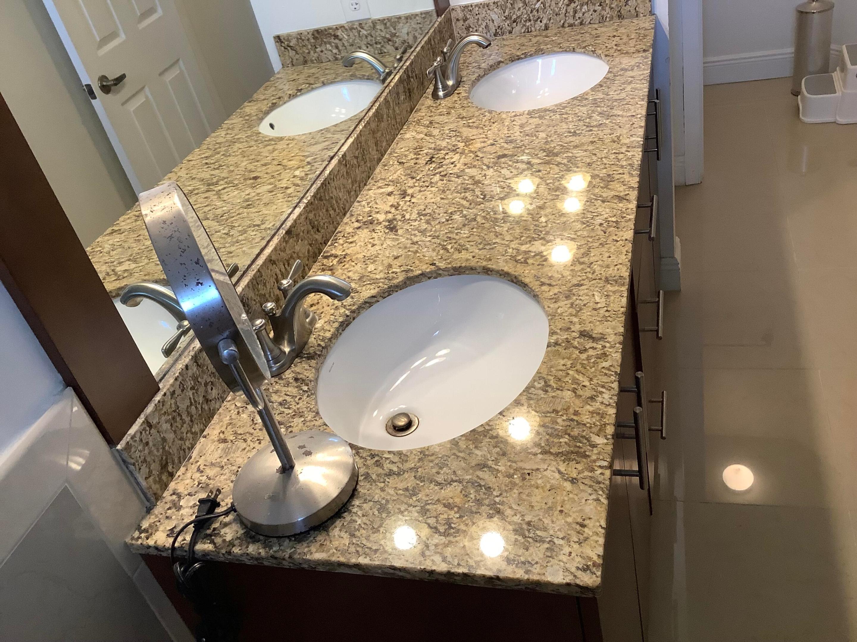 LAKES OF NEWPORT II - Residential Lease