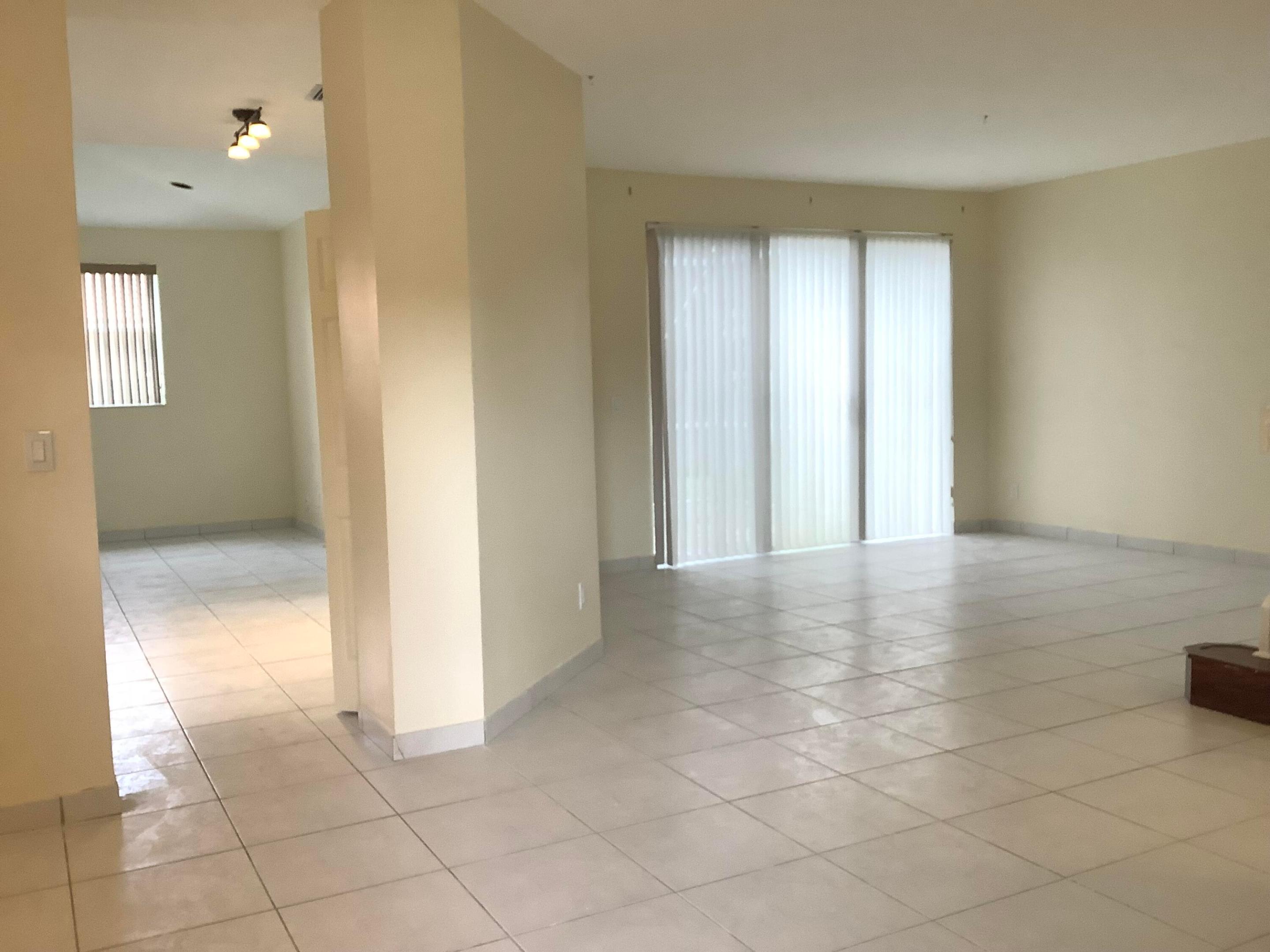 LAKES OF NEWPORT II - Residential Lease