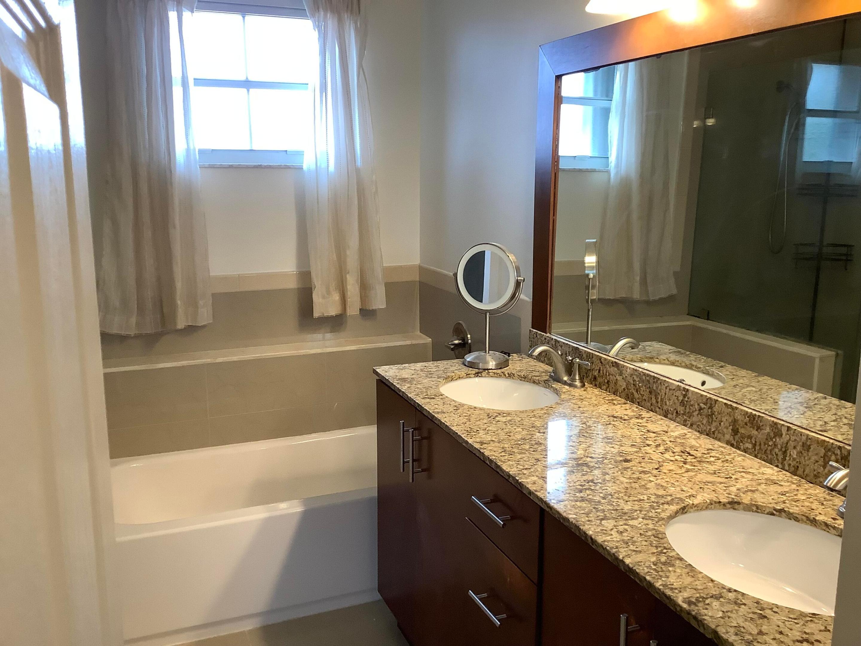 LAKES OF NEWPORT II - Residential Lease