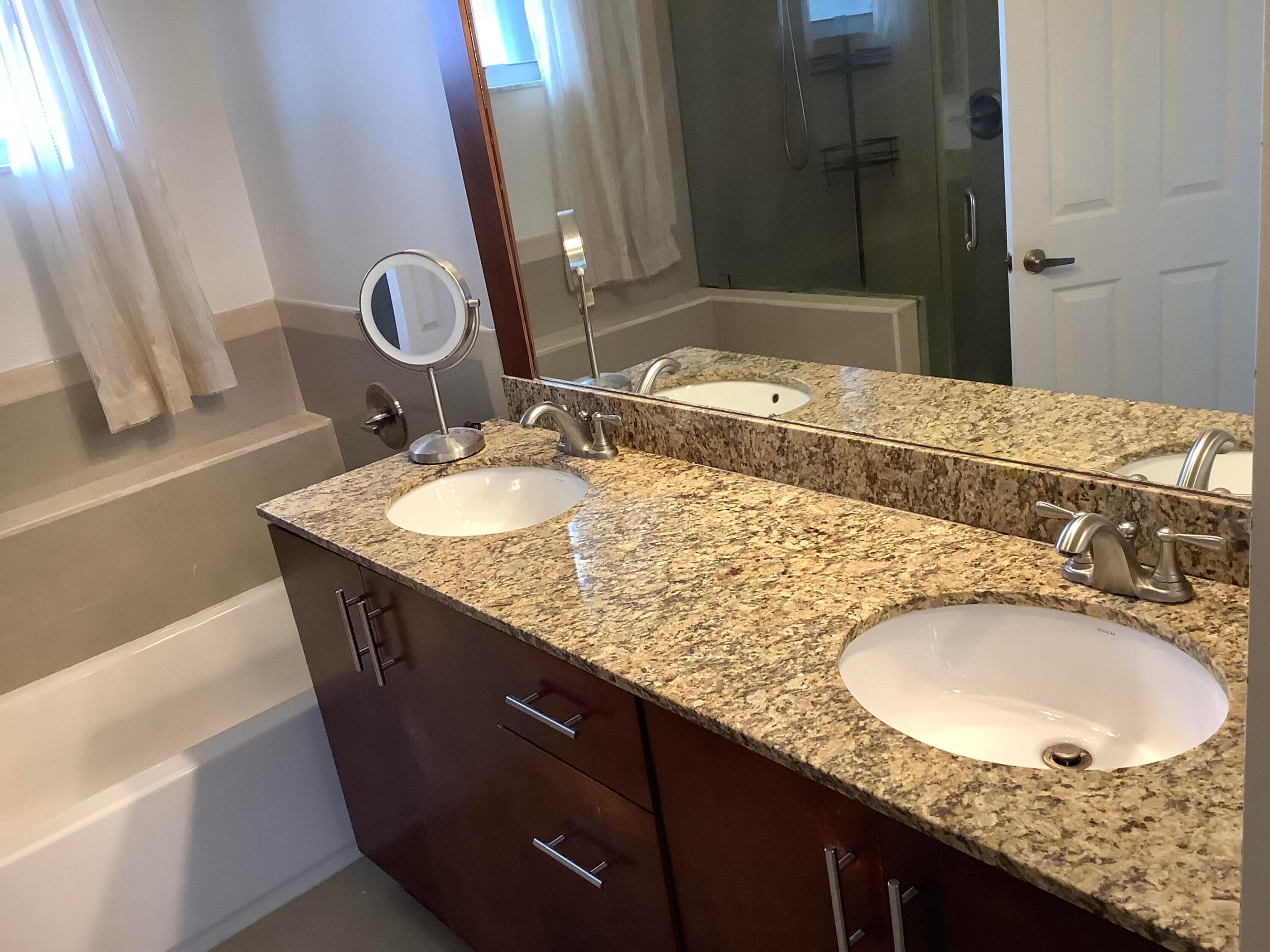 LAKES OF NEWPORT II - Residential Lease