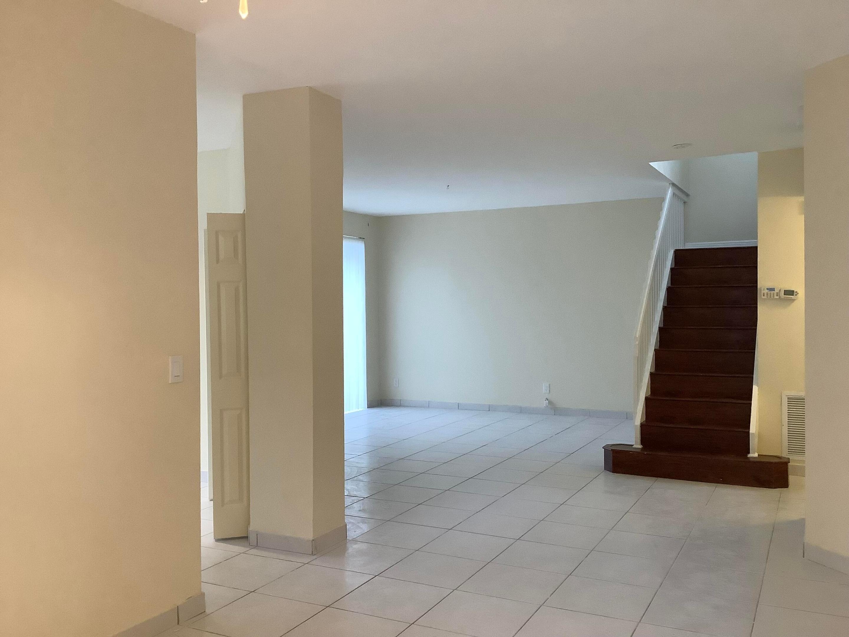 LAKES OF NEWPORT II - Residential Lease
