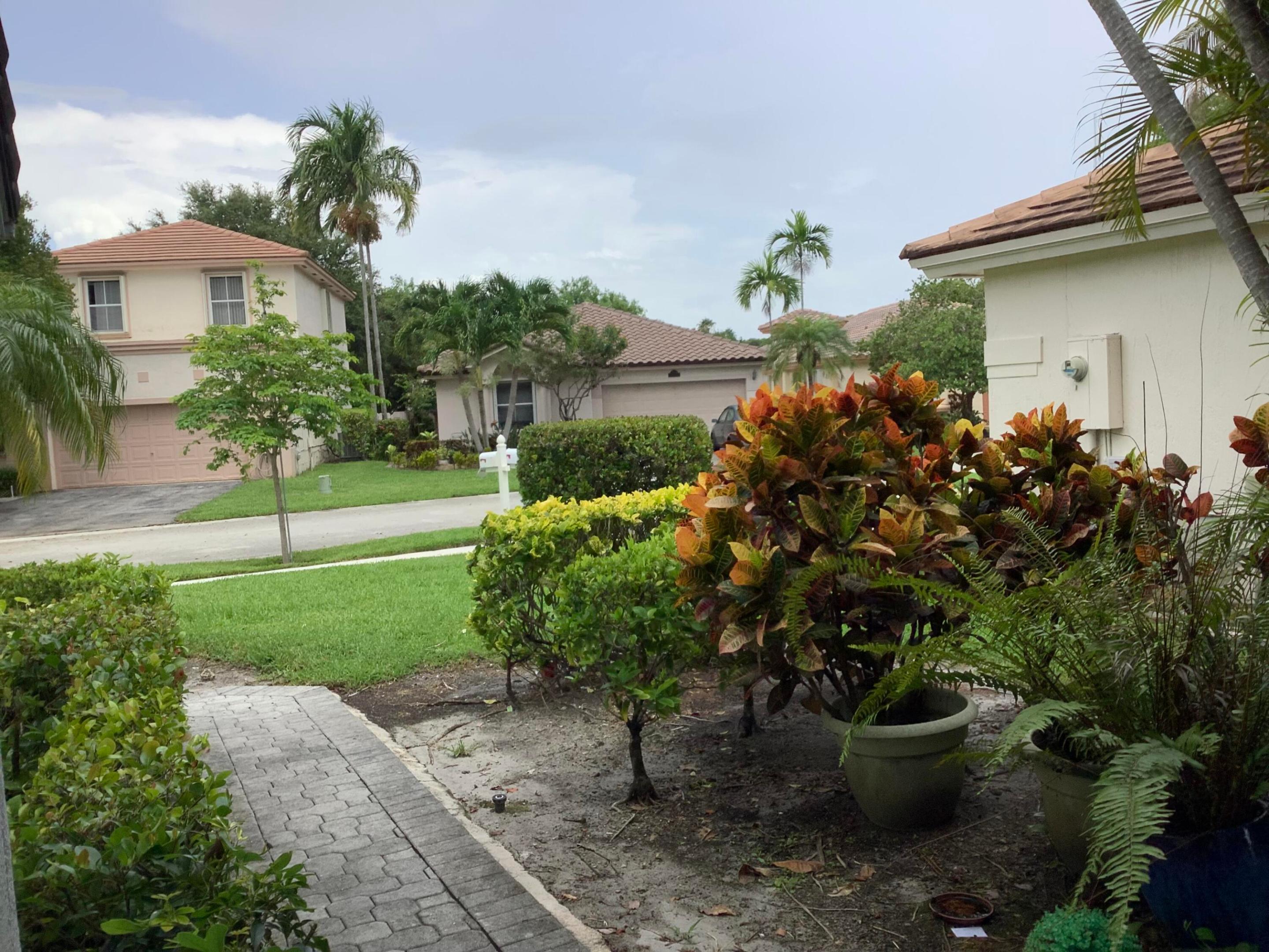 LAKES OF NEWPORT II - Residential Lease