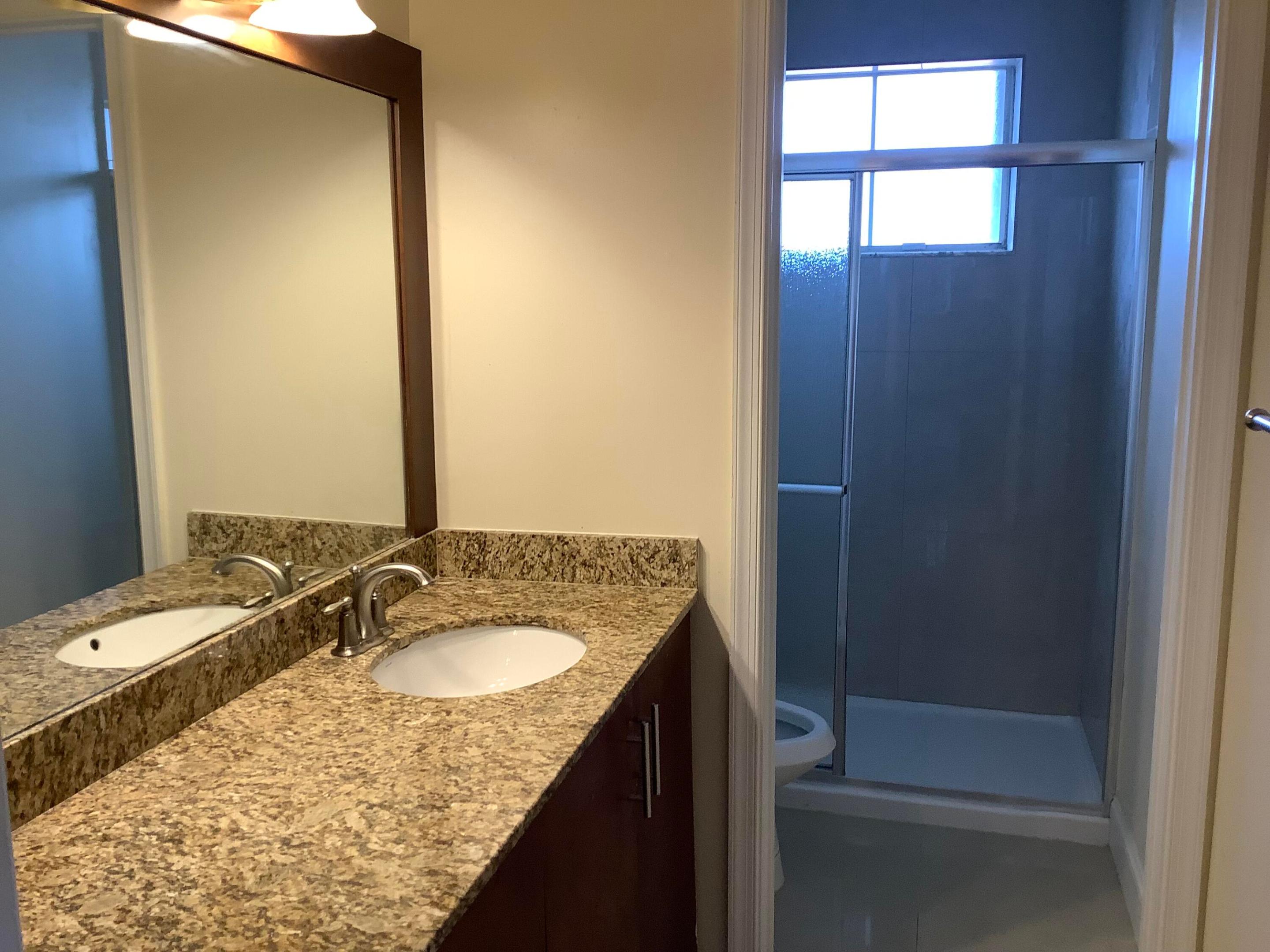 LAKES OF NEWPORT II - Residential Lease