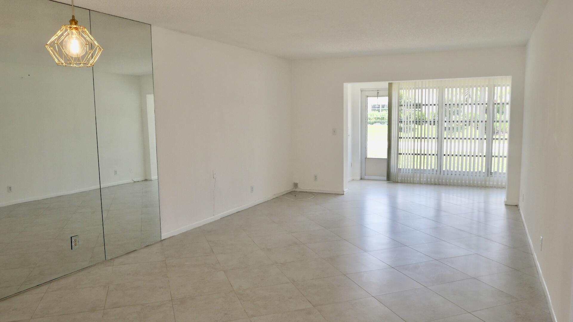 PALM GREENS AT VILLA DEL RAY CONDO II - Residential Lease