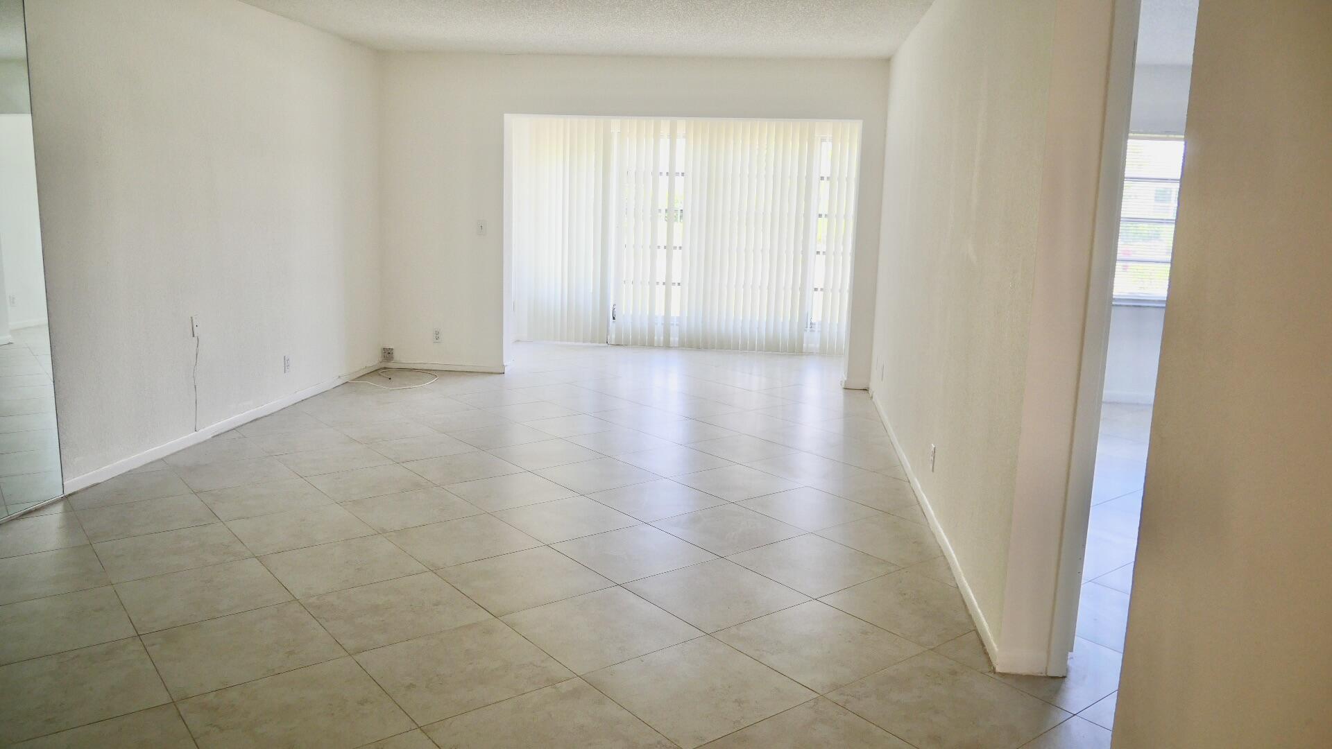 PALM GREENS AT VILLA DEL RAY CONDO II - Residential Lease
