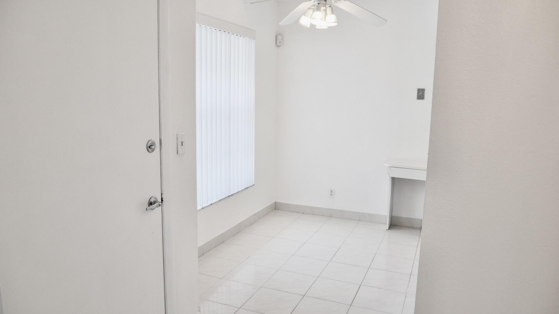 PALM GREENS AT VILLA DEL RAY CONDO II - Residential Lease