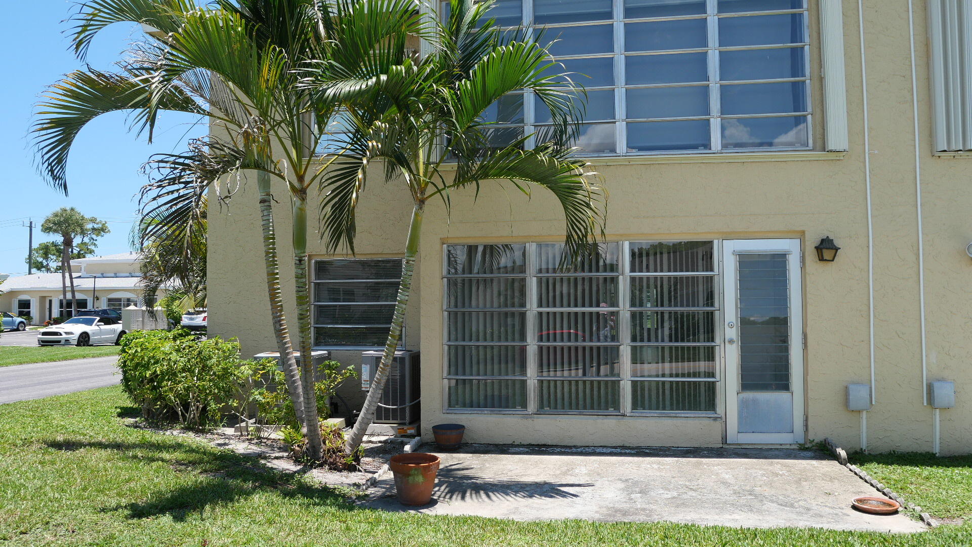 PALM GREENS AT VILLA DEL RAY CONDO II - Residential Lease