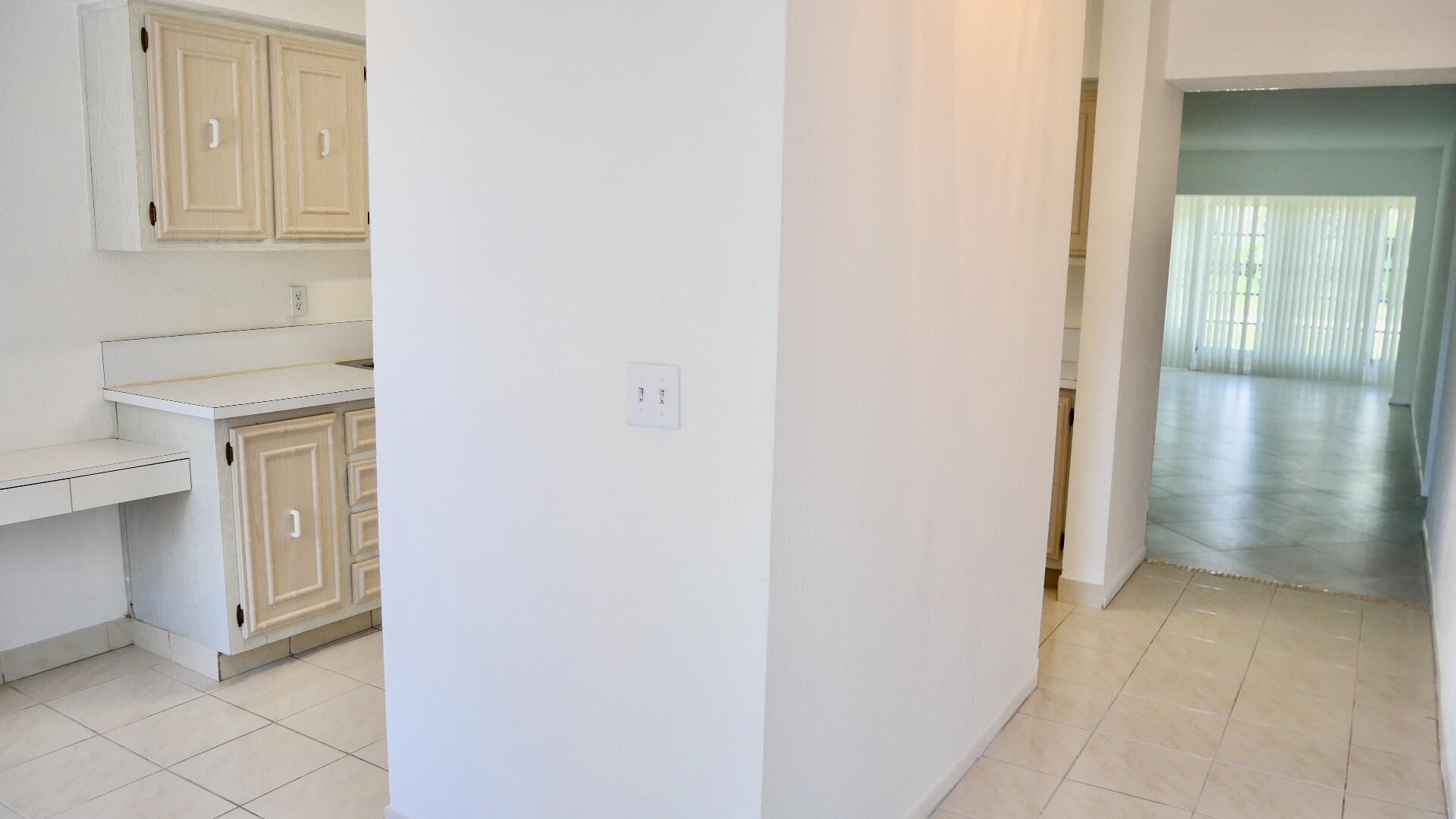 PALM GREENS AT VILLA DEL RAY CONDO II - Residential Lease