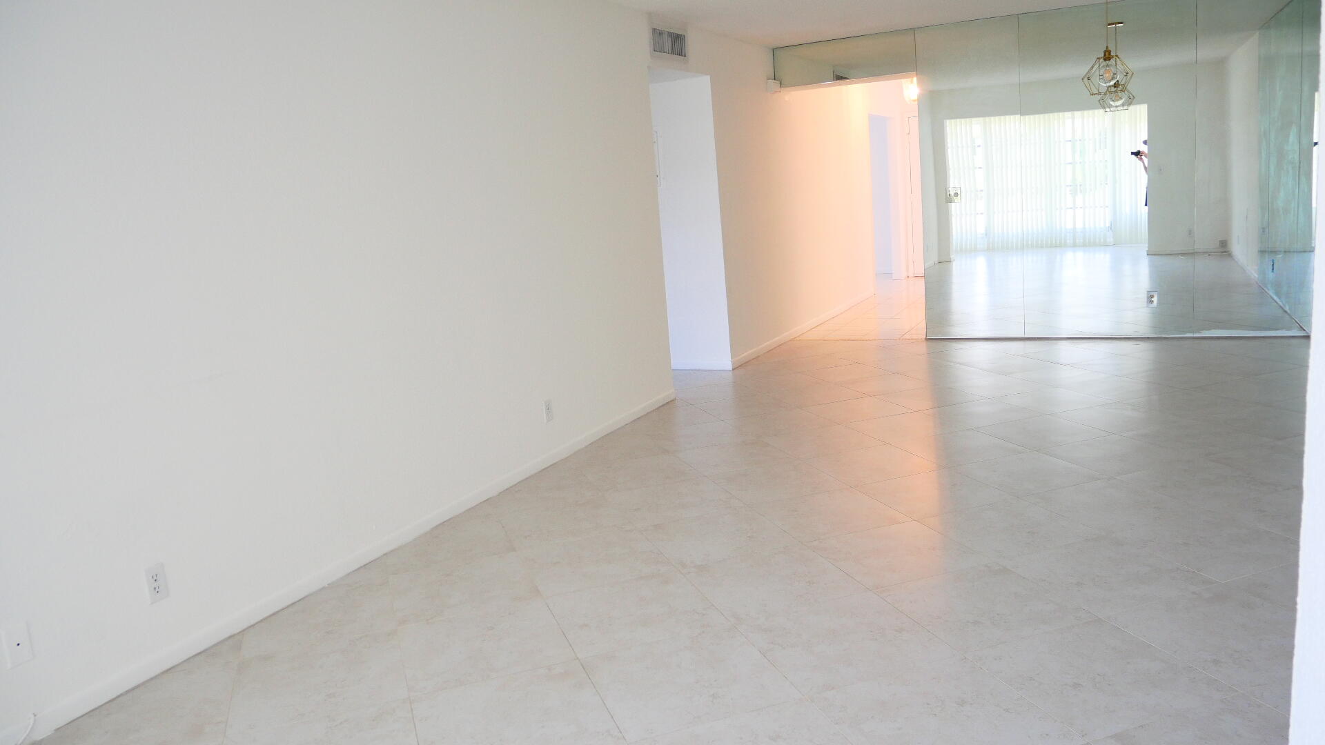 PALM GREENS AT VILLA DEL RAY CONDO II - Residential Lease