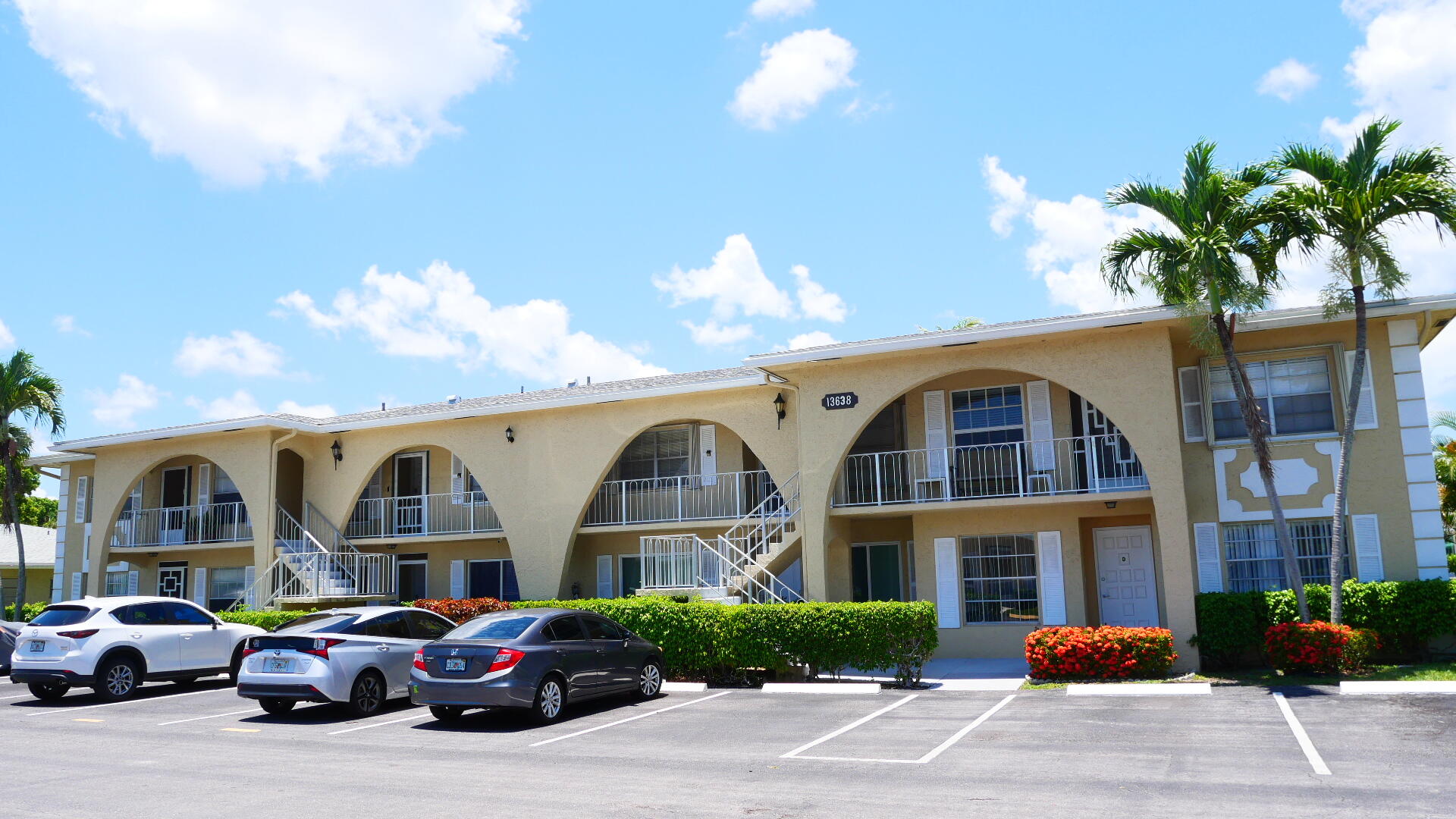 PALM GREENS AT VILLA DEL RAY CONDO II - Residential Lease