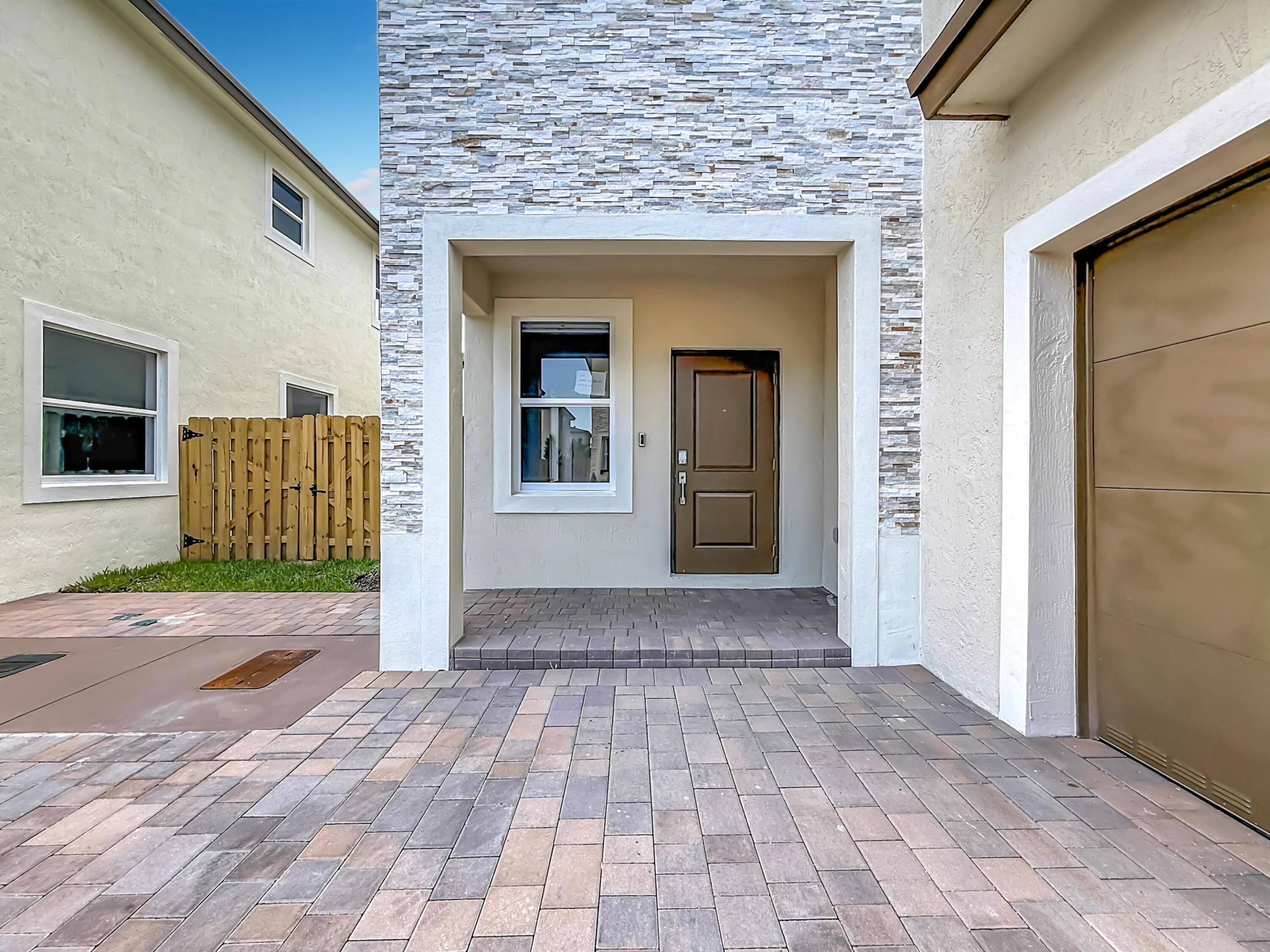 Coral Landings - Residential Lease
