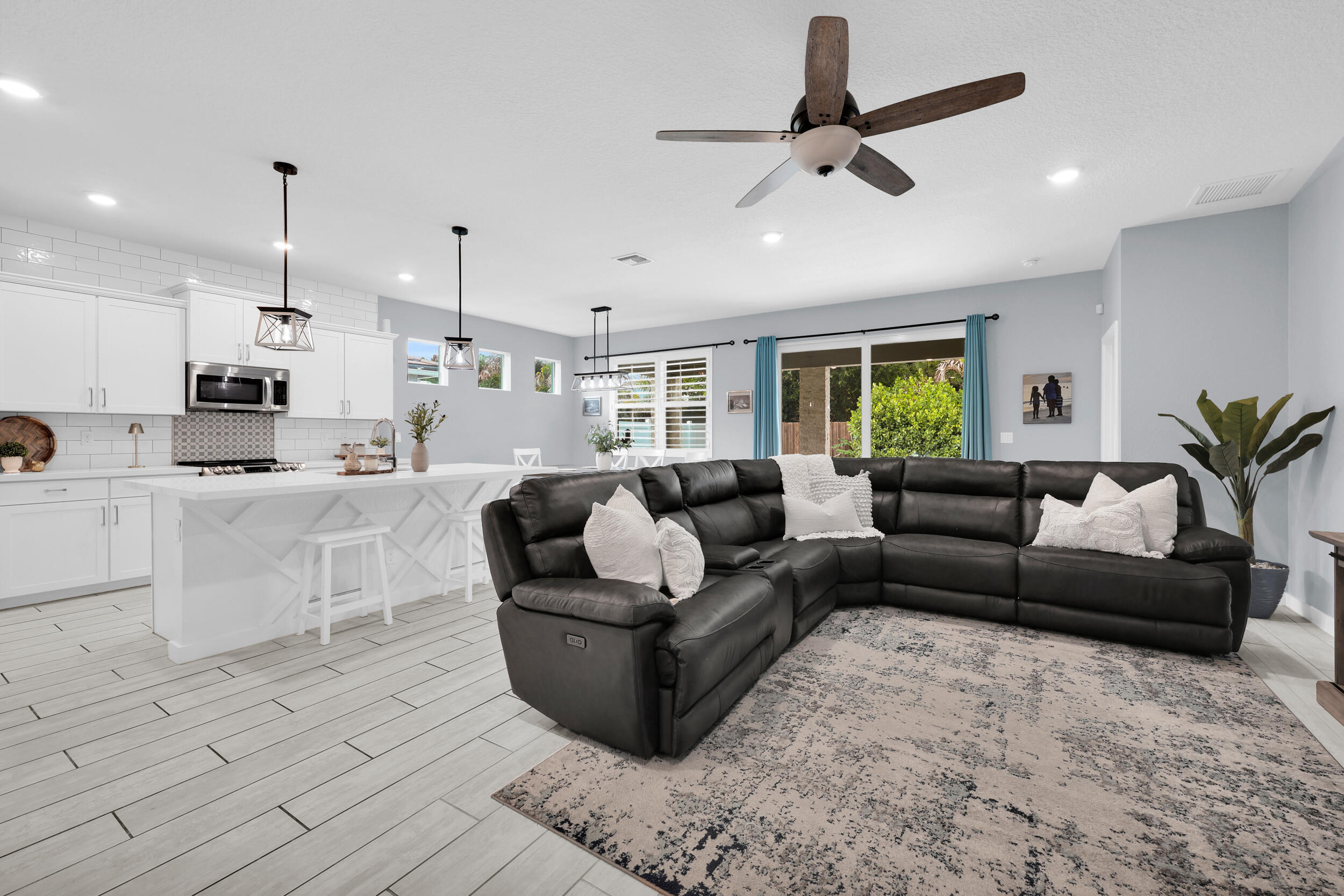 BERRY GROVE - Residential