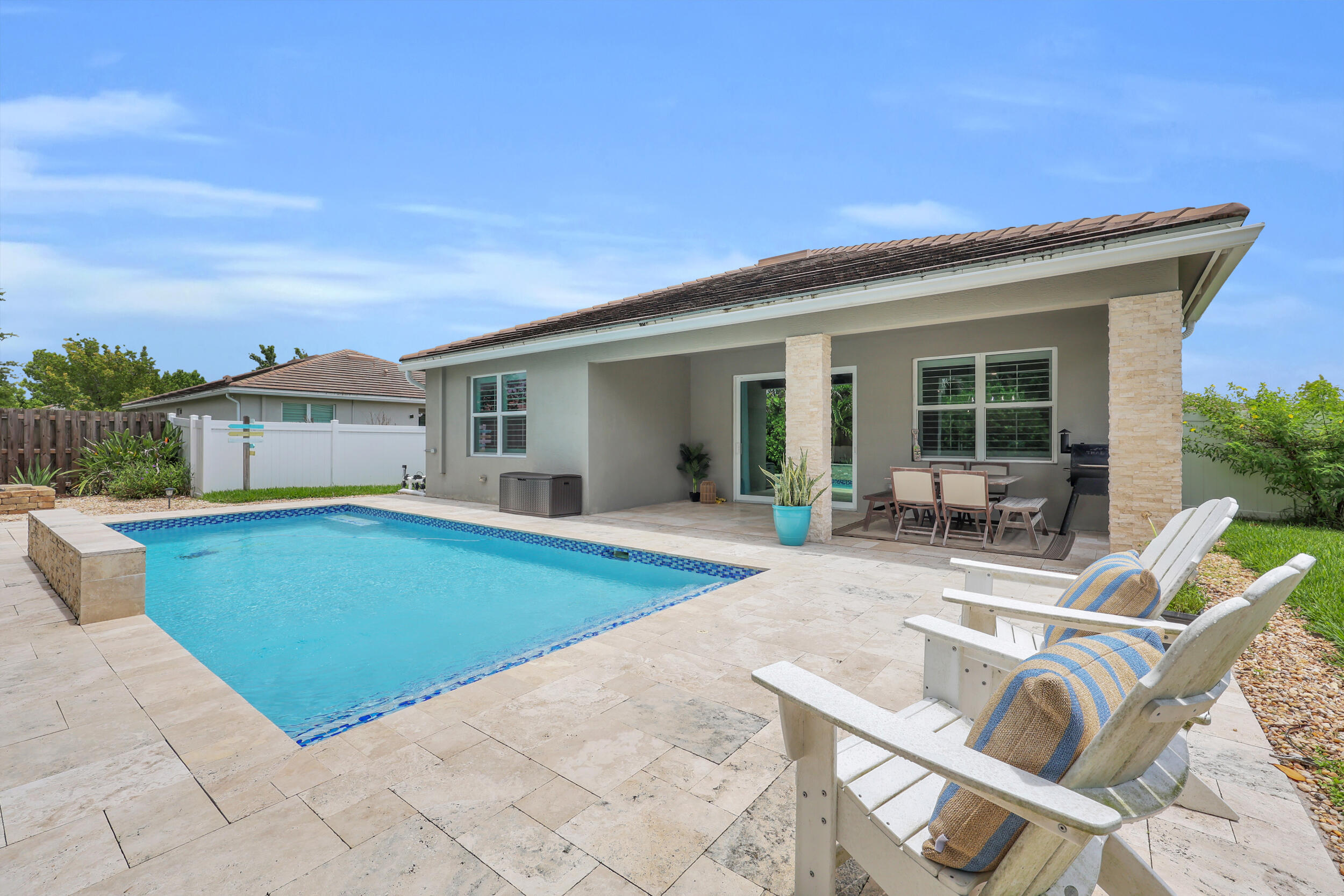 BERRY GROVE - Residential