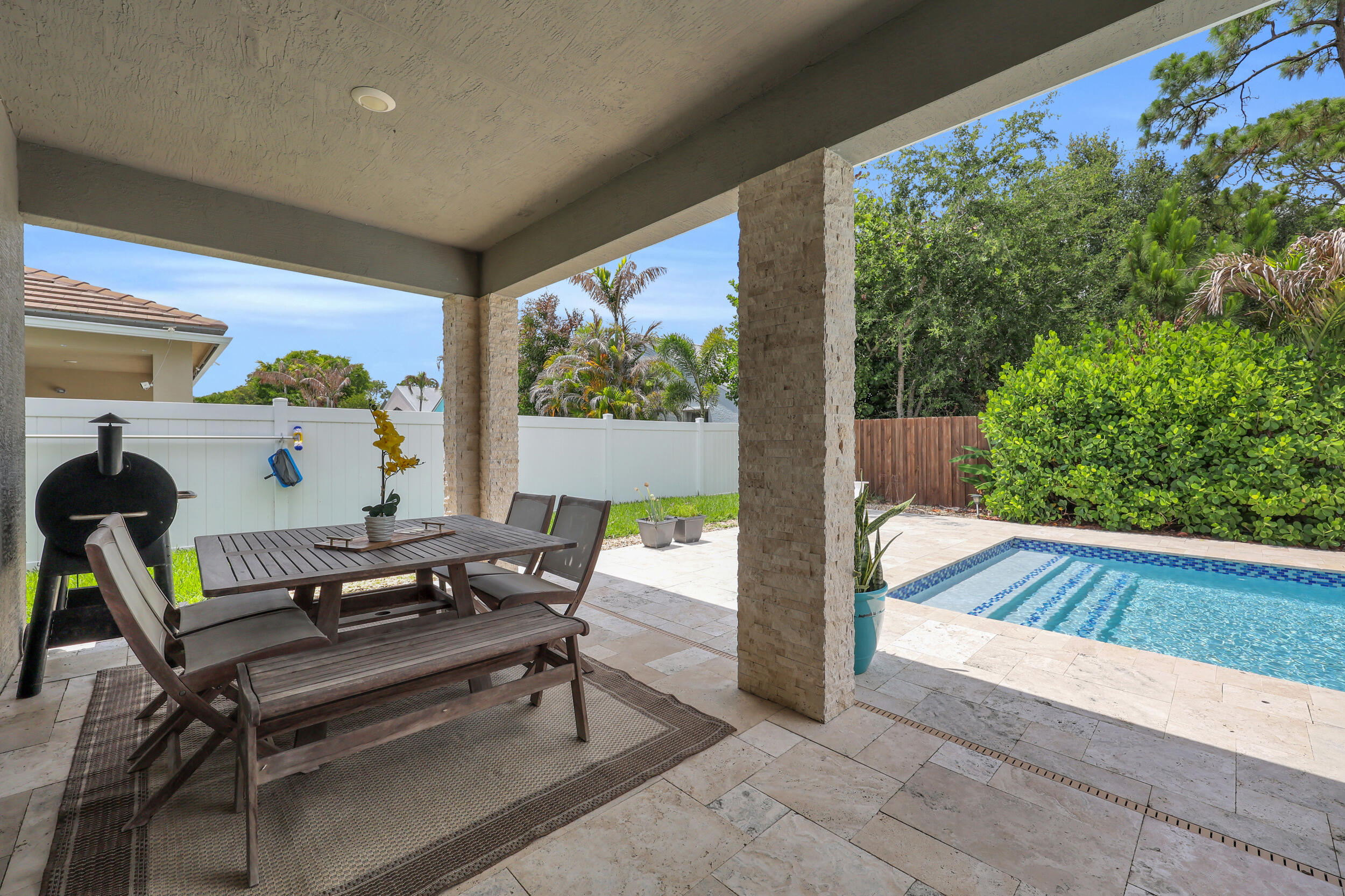 BERRY GROVE - Residential