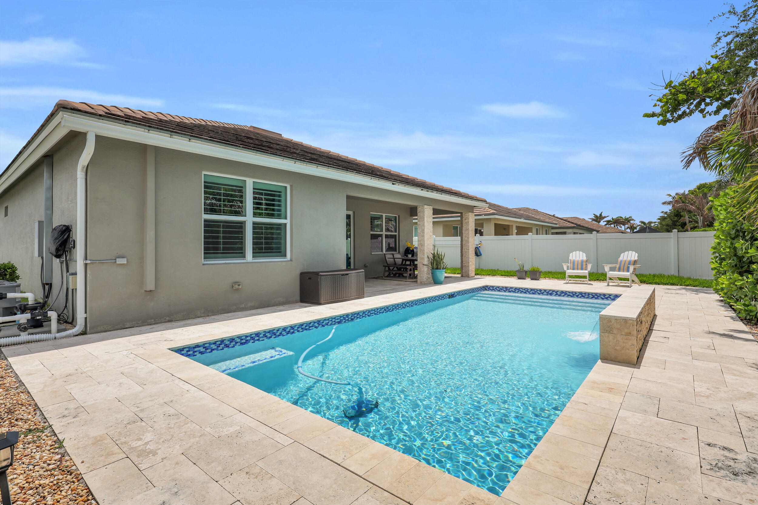 BERRY GROVE - Residential
