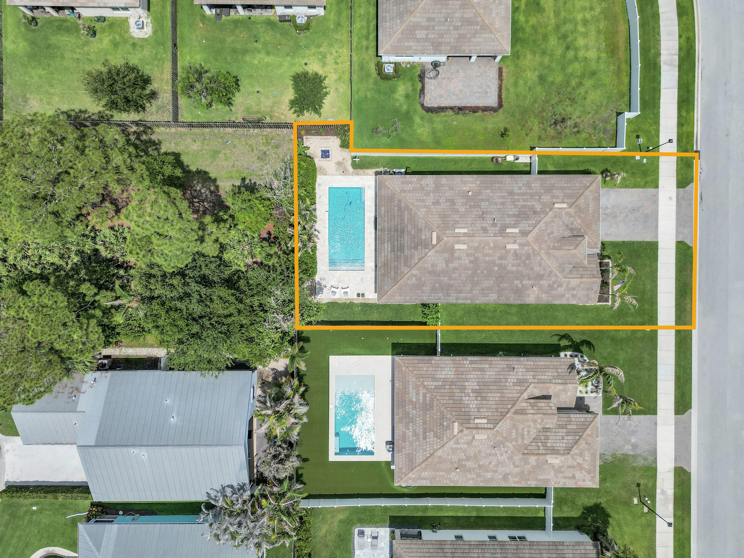 BERRY GROVE - Residential