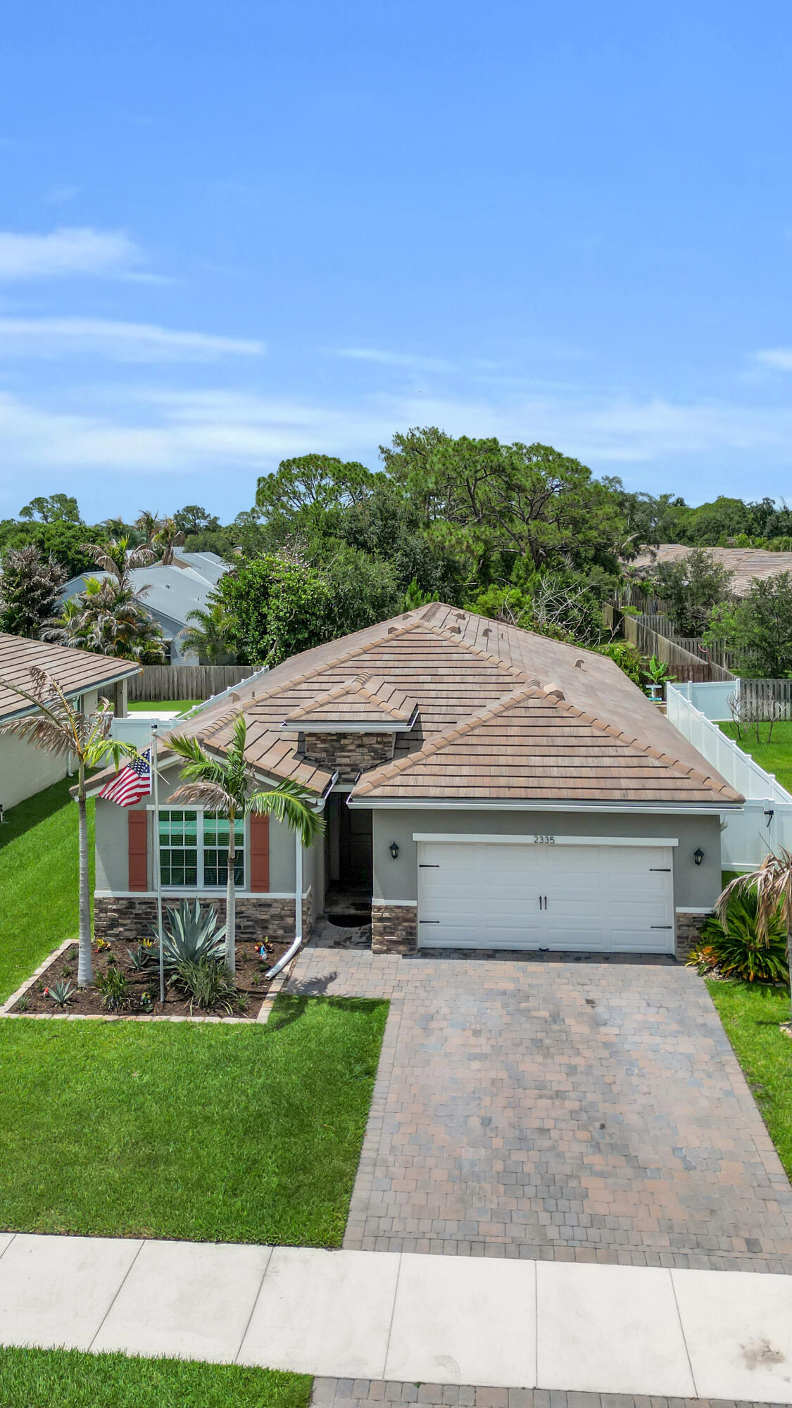 BERRY GROVE - Residential