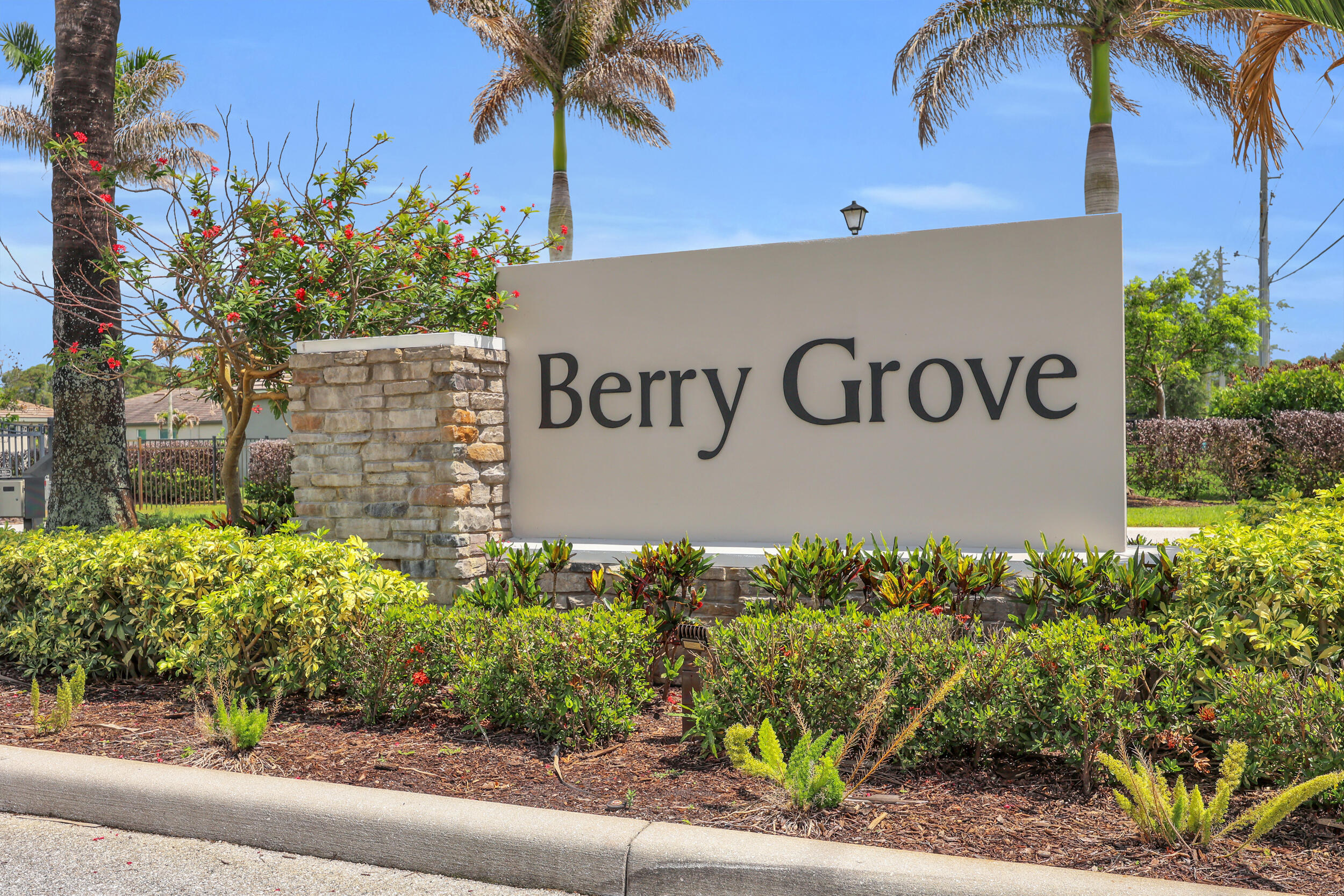 BERRY GROVE - Residential