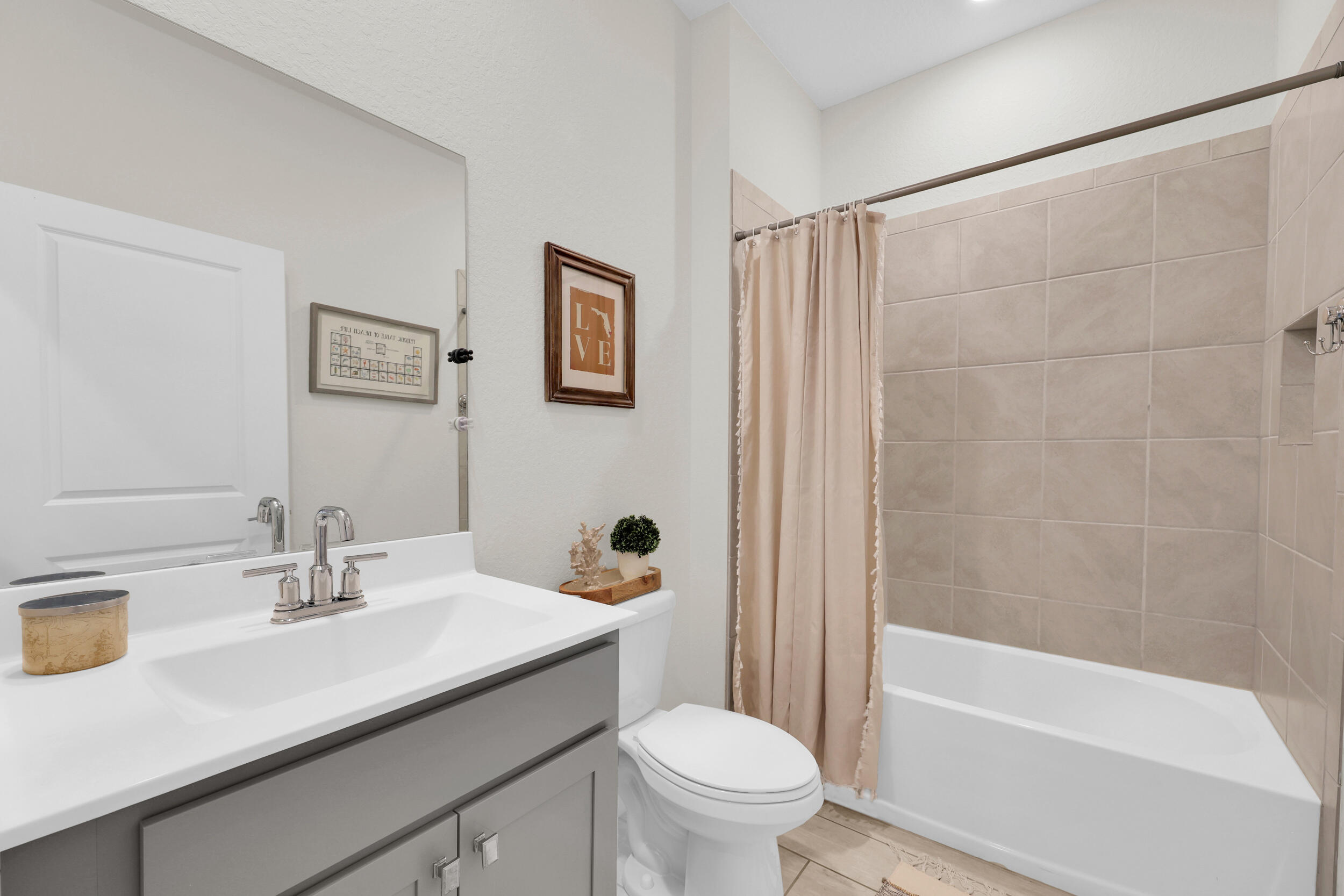 BERRY GROVE - Residential