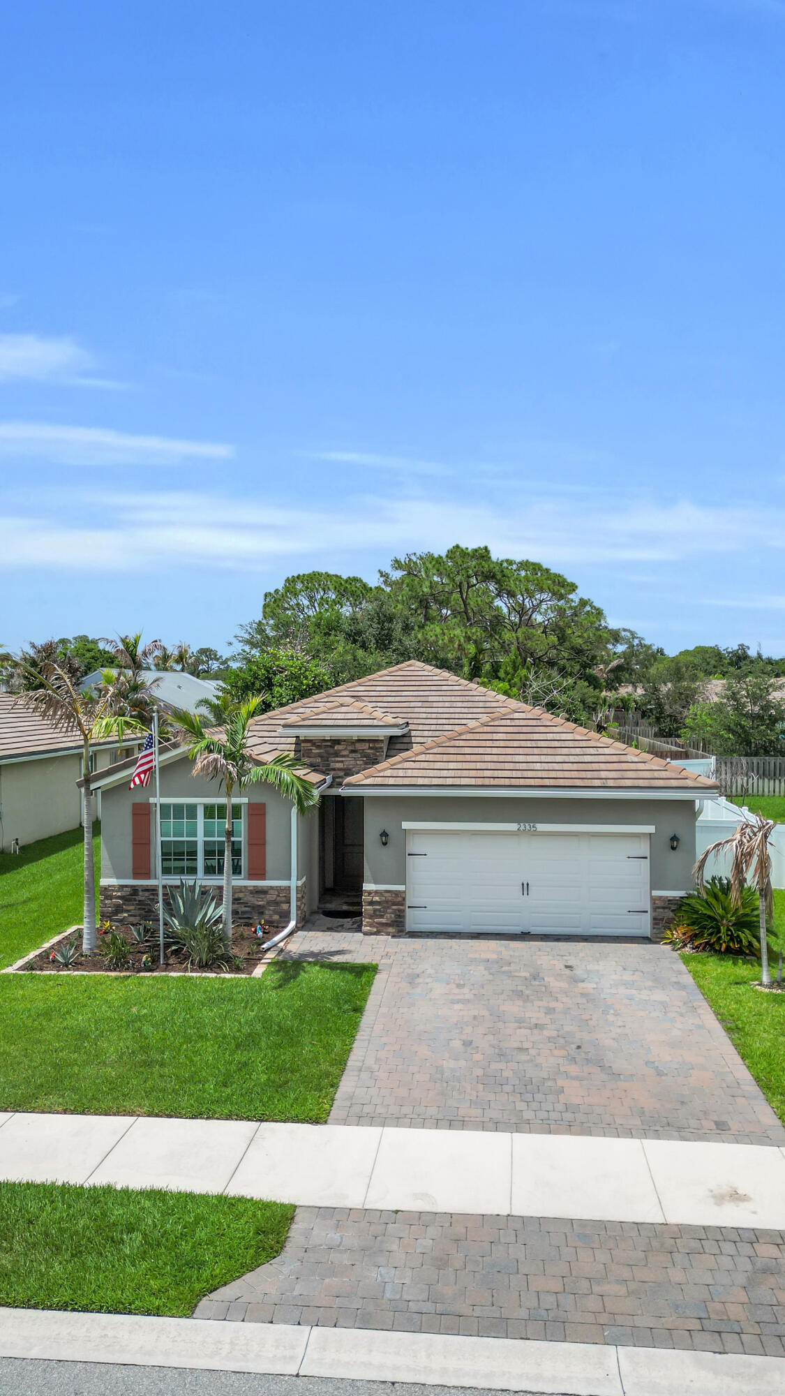 BERRY GROVE - Residential