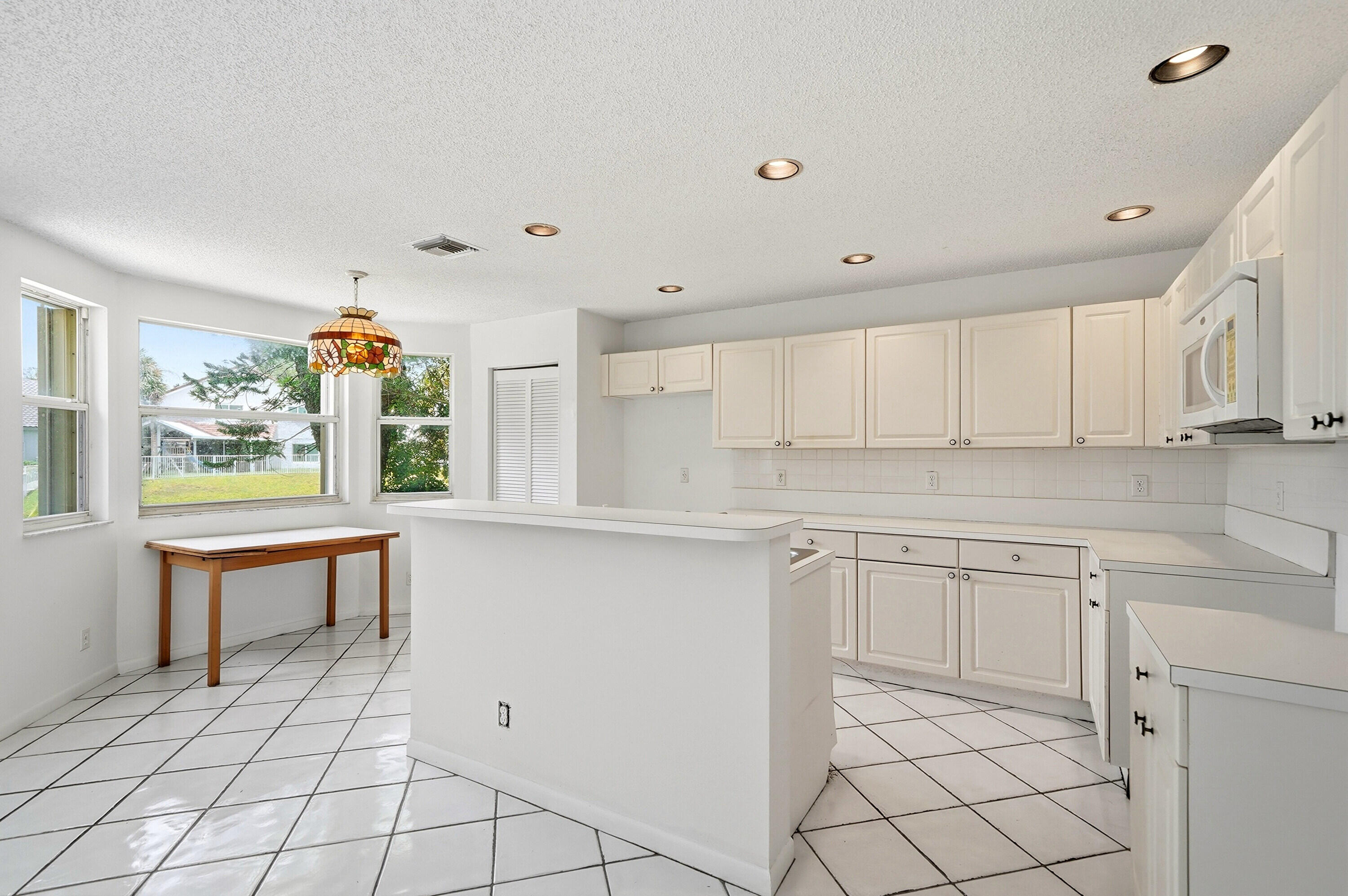 HOLIDAY SPRINGS EAST - Residential