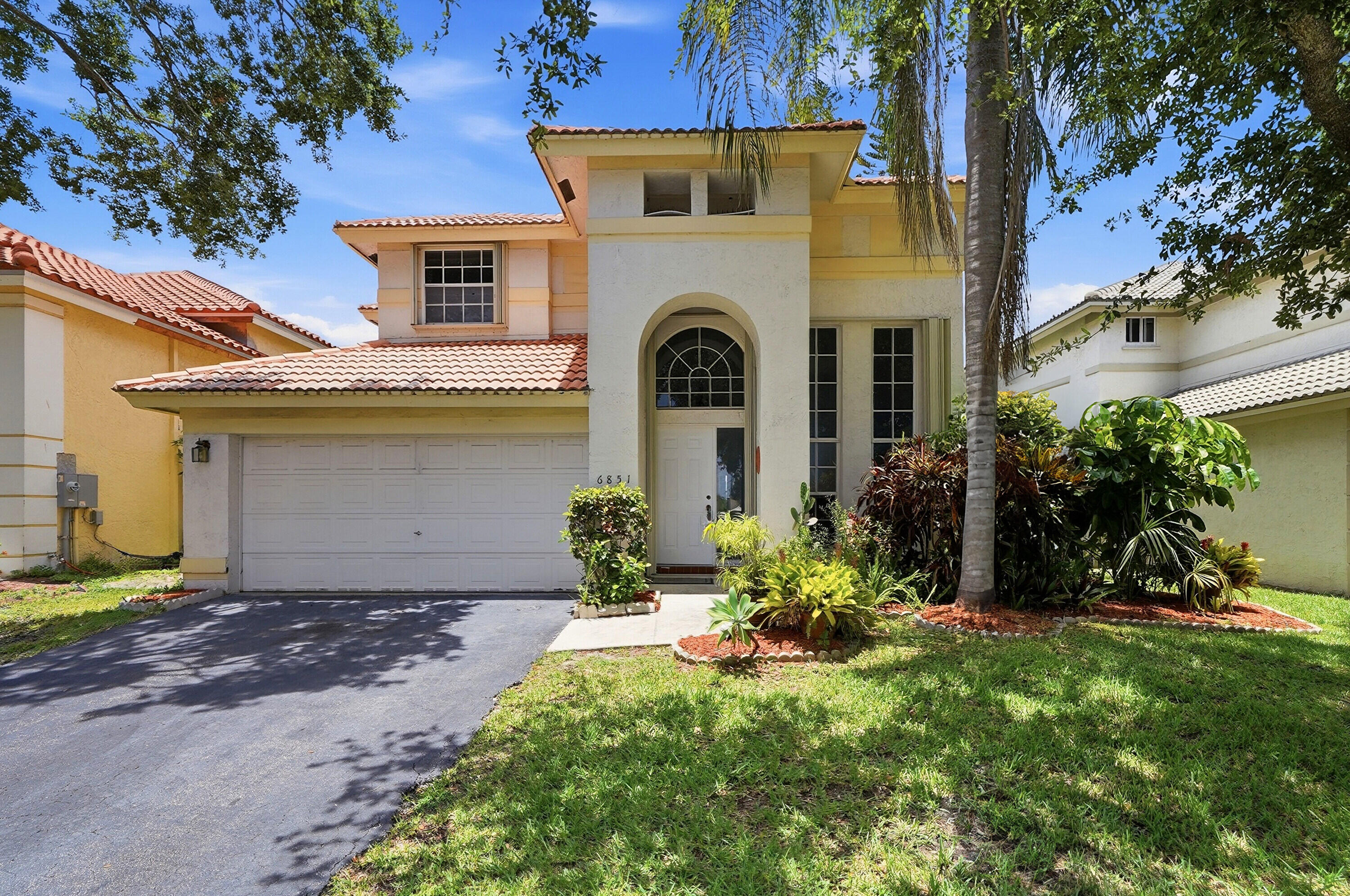 HOLIDAY SPRINGS EAST - Residential