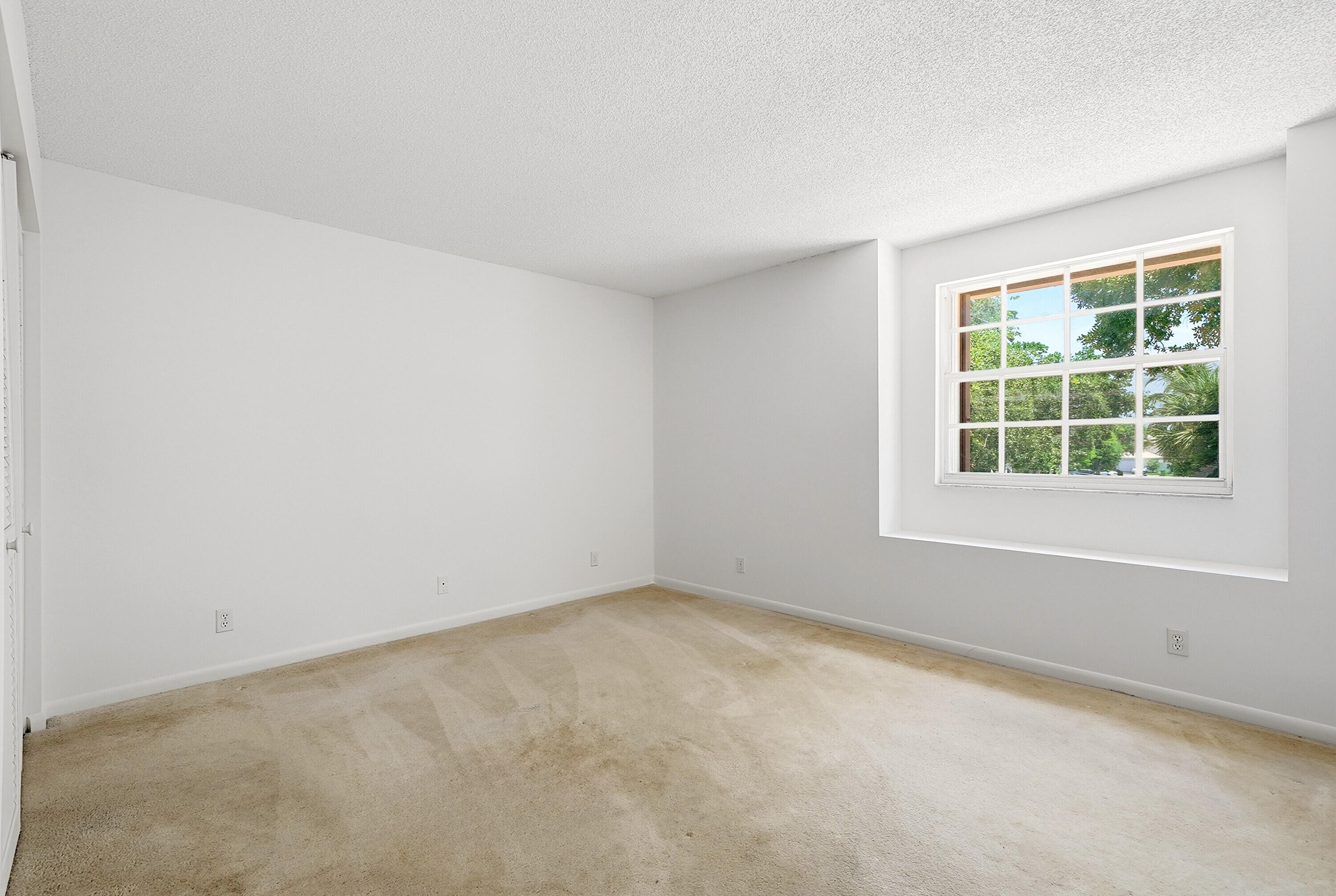 HOLIDAY SPRINGS EAST - Residential