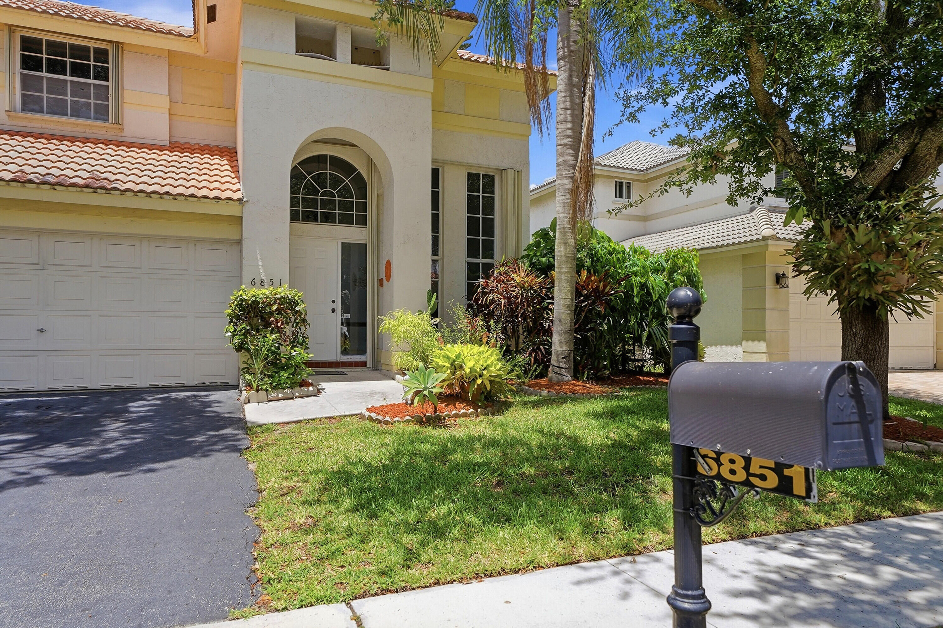 HOLIDAY SPRINGS EAST - Residential