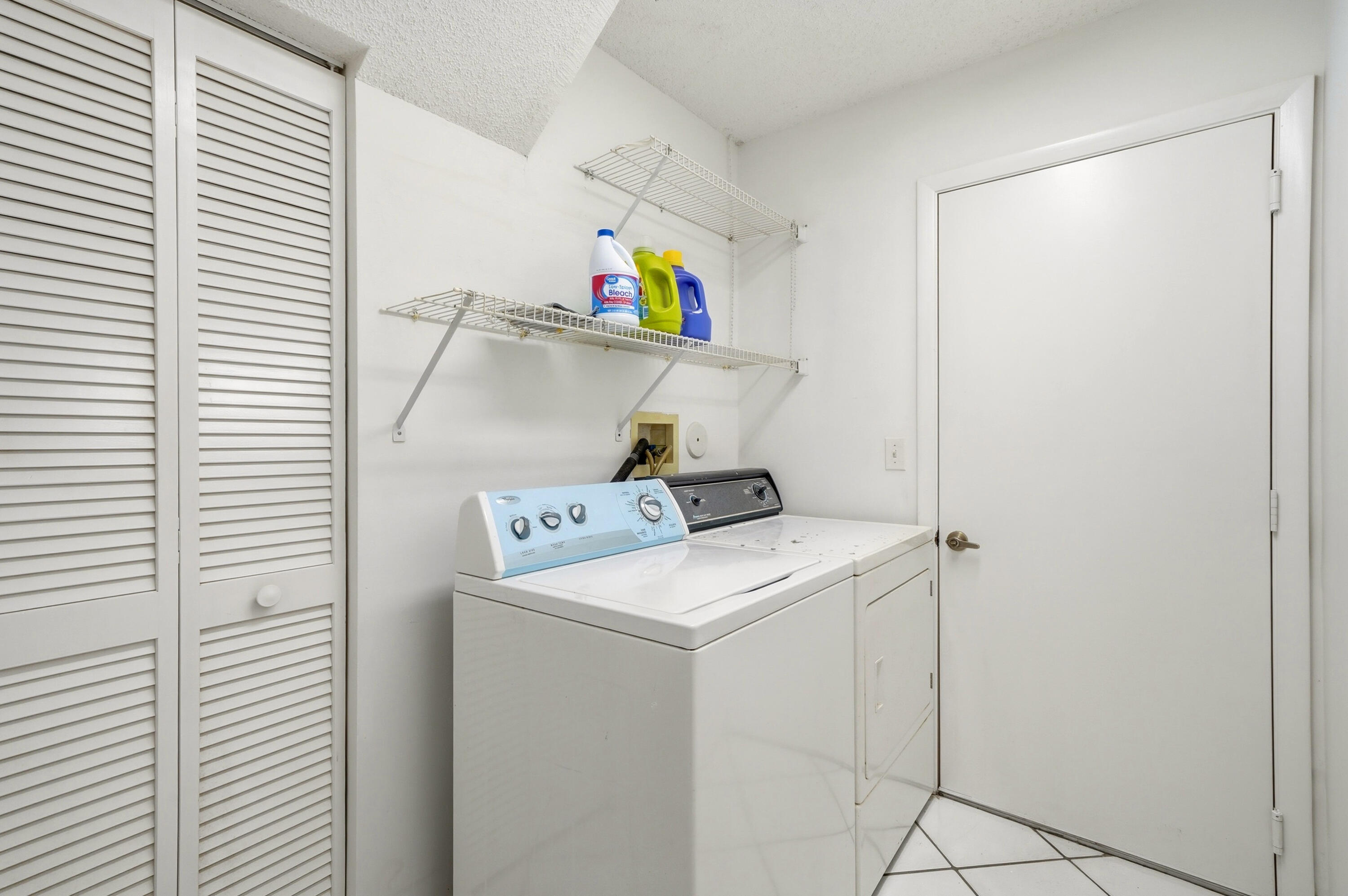 HOLIDAY SPRINGS EAST - Residential