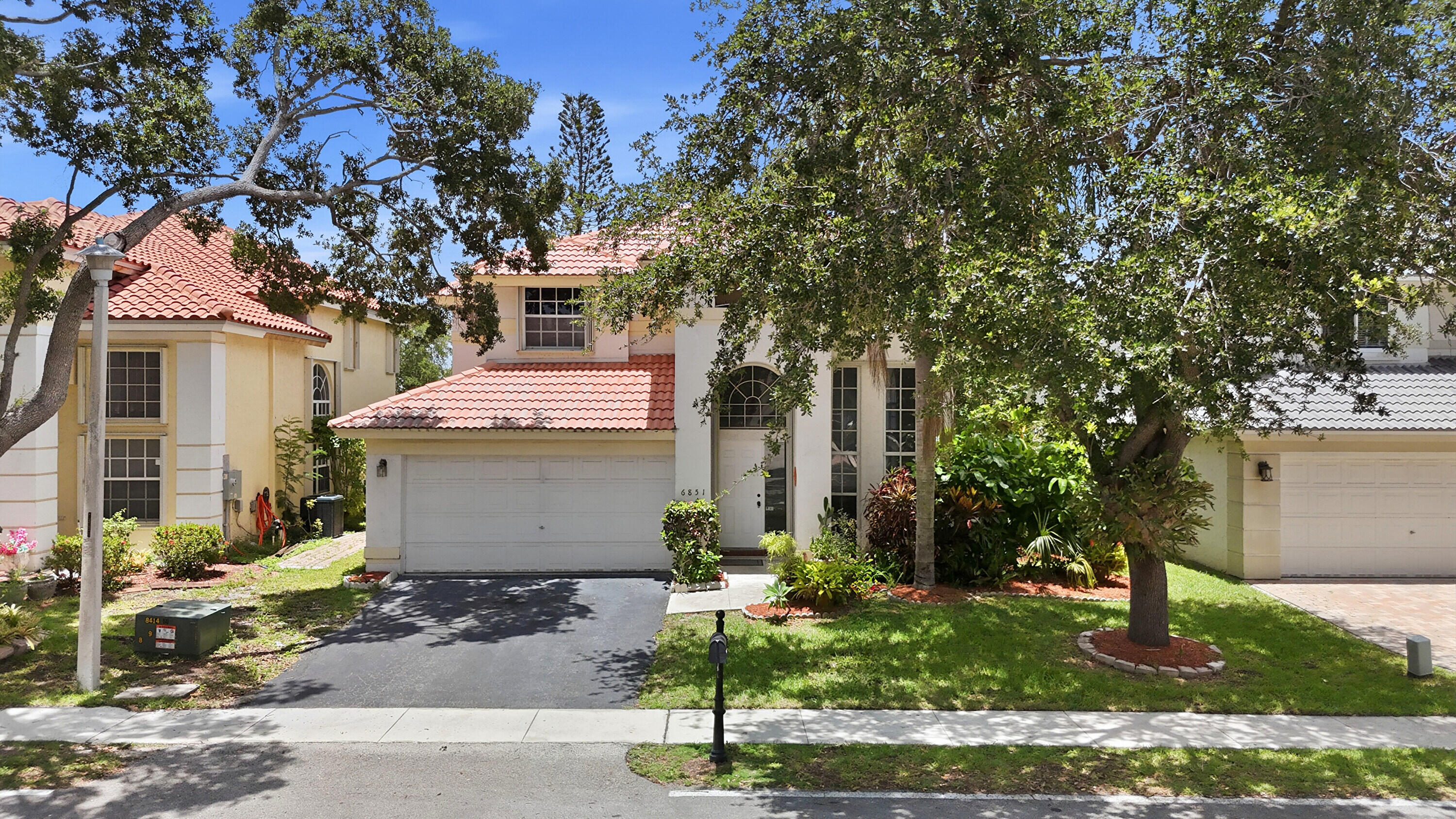 HOLIDAY SPRINGS EAST - Residential