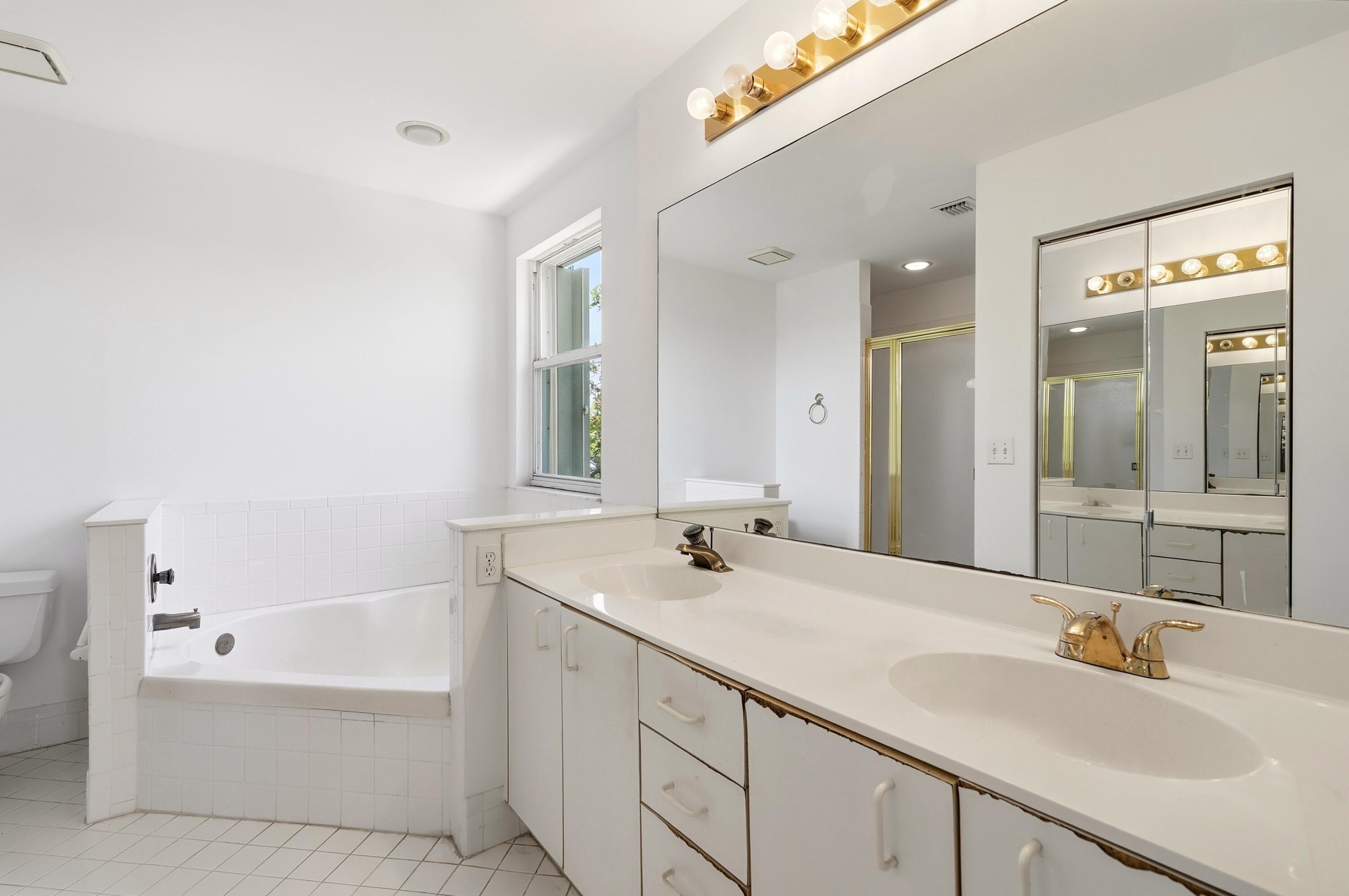 HOLIDAY SPRINGS EAST - Residential